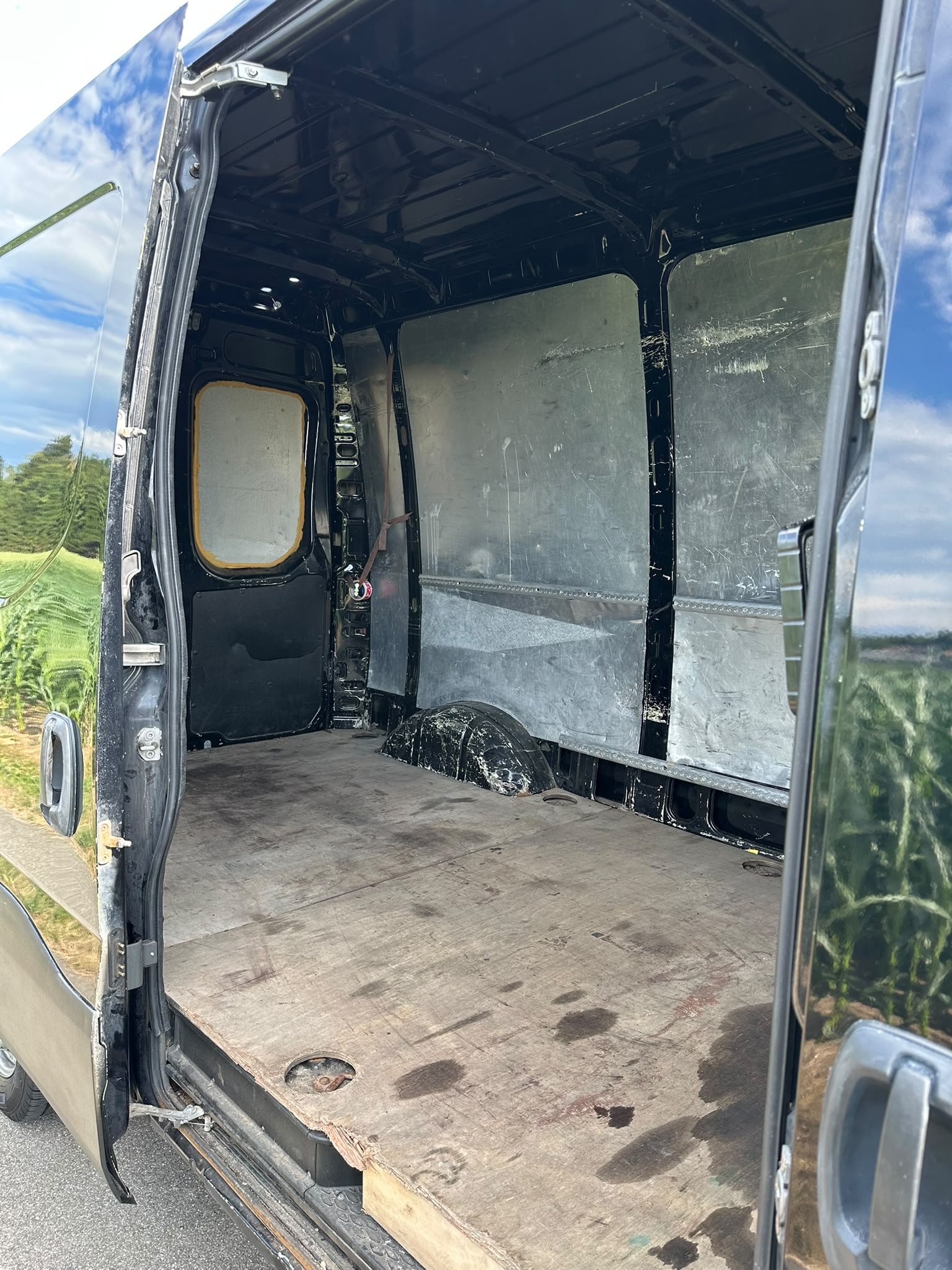 IVECO 33 S 14 AHK Kasten Automat Navi Xenon-image-11