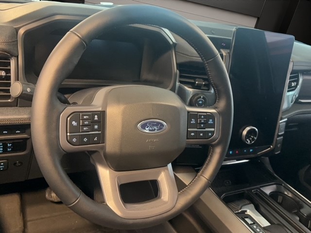 FORD F-150 Lightning 91 kWh Lariat Launch Edition-image-9