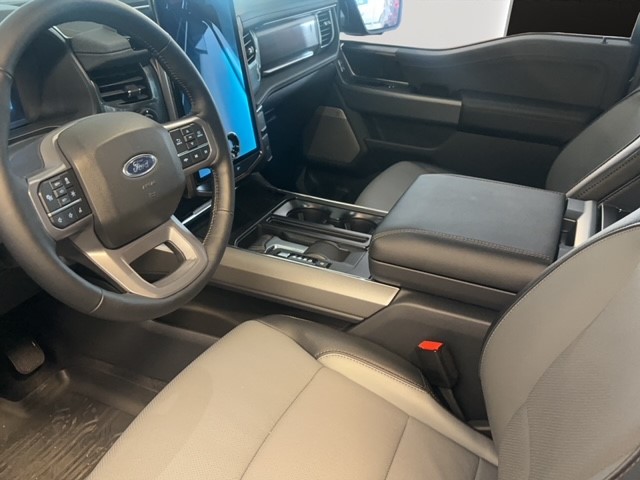 FORD F-150 Lightning 91 kWh Lariat Launch Edition-image-3