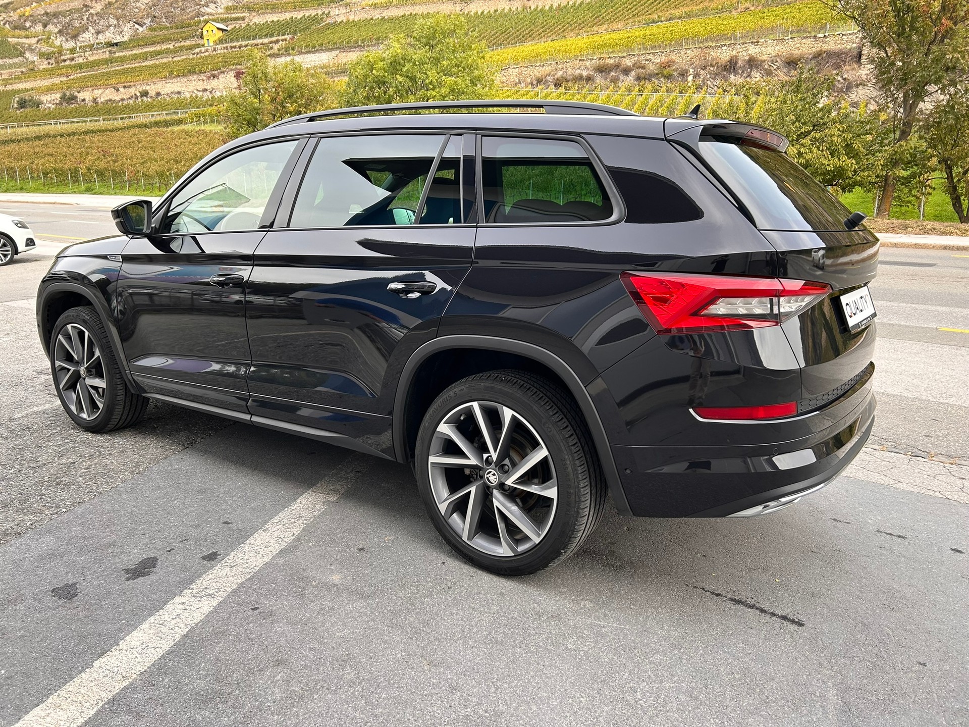 SKODA Kodiaq 2.0 TSI 4x4 Sport Line-image-3
