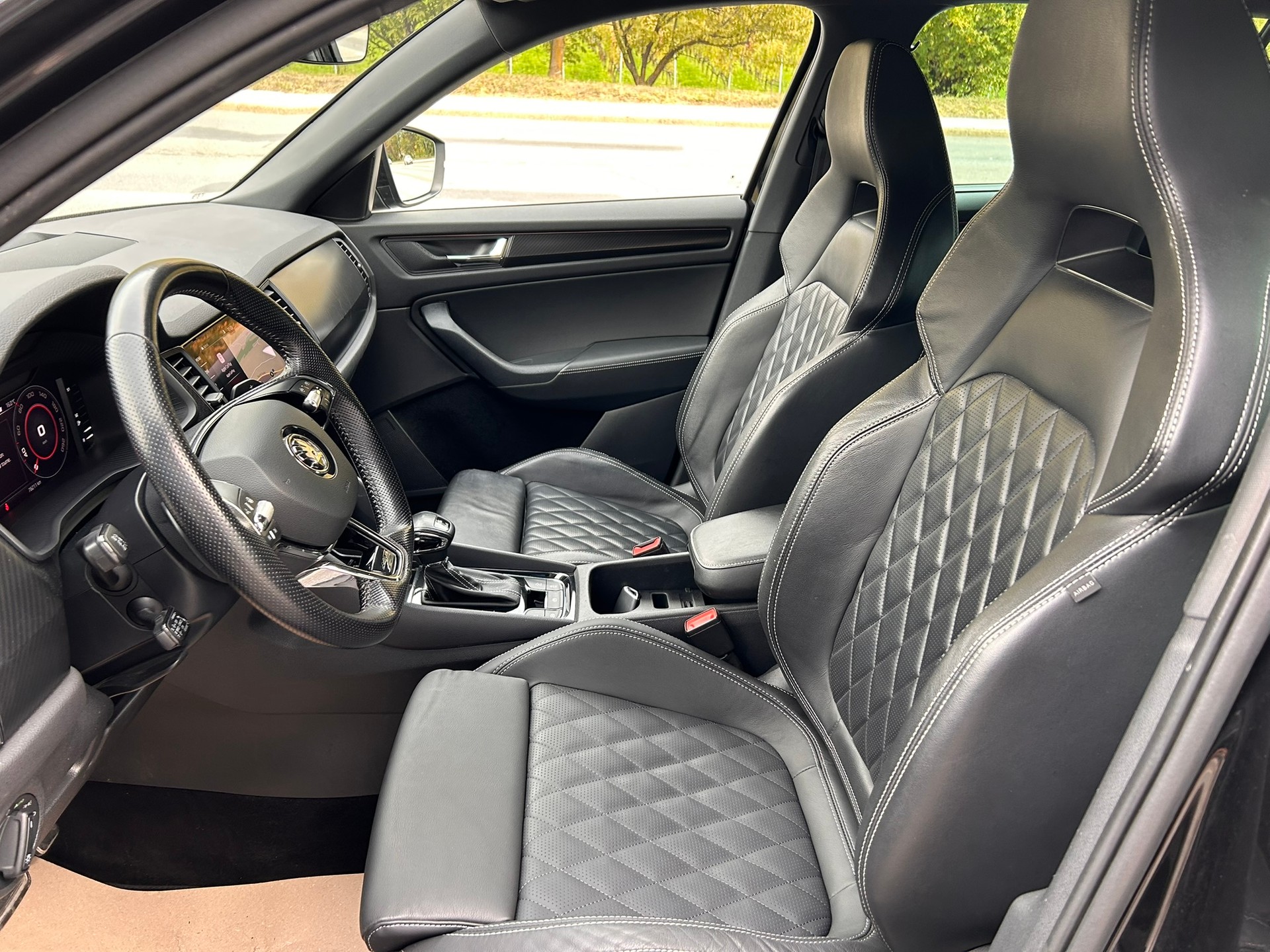 SKODA Kodiaq 2.0 TSI 4x4 Sport Line-image-5