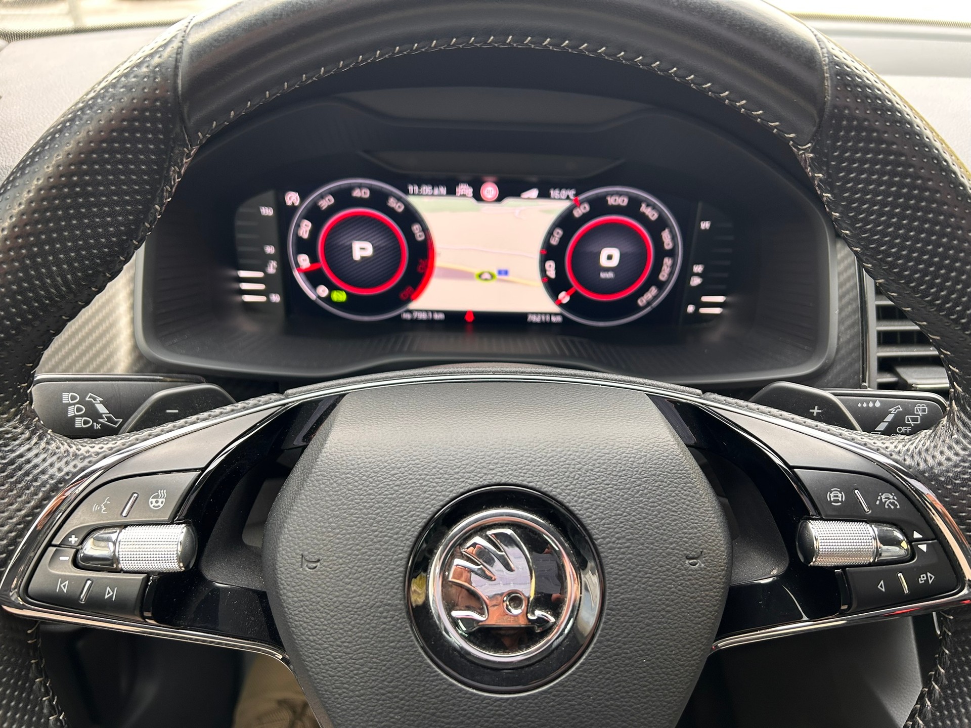 SKODA Kodiaq 2.0 TSI 4x4 Sport Line-image-14