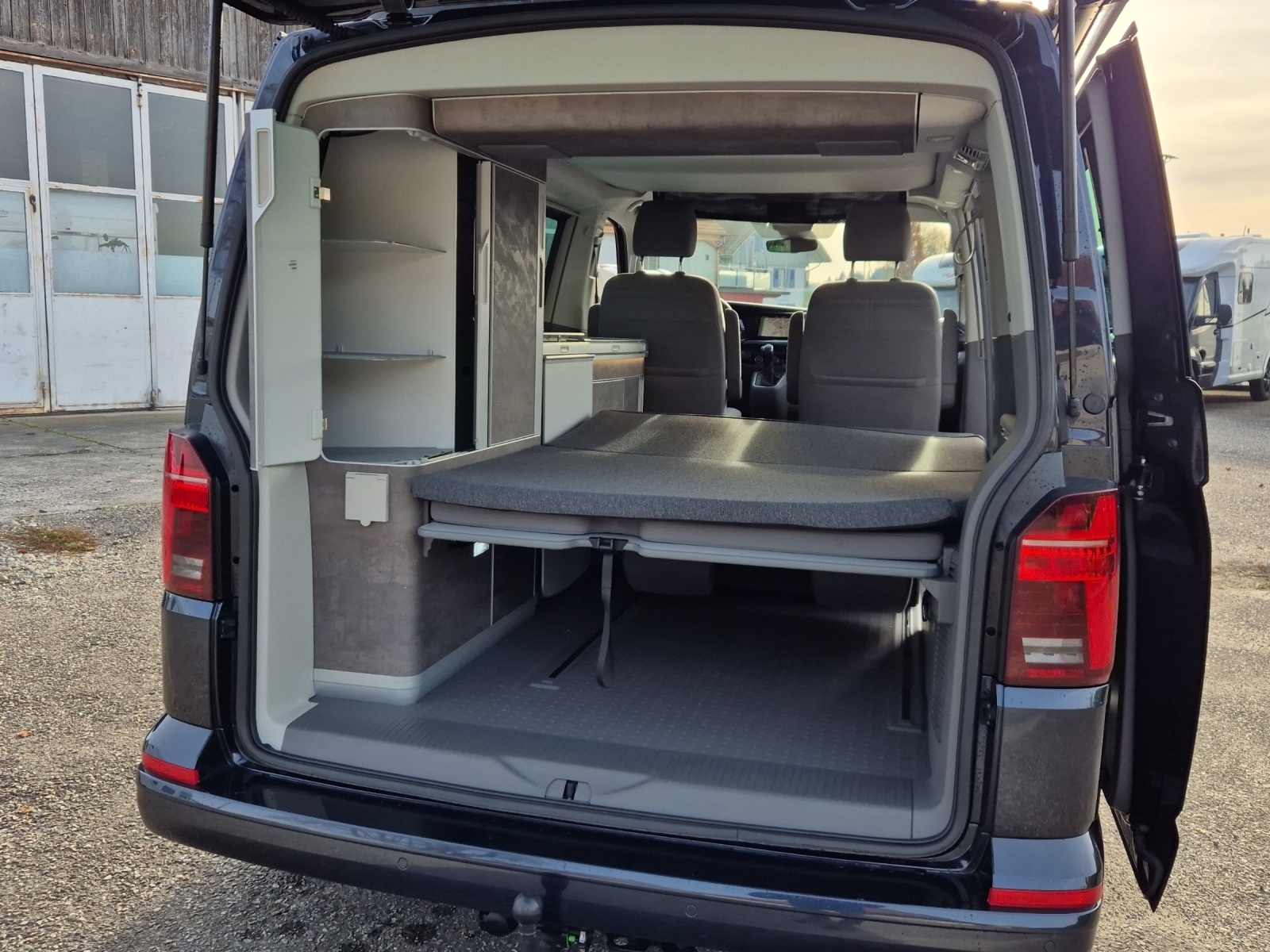 VW T6.1 California 2.0 TDI Ocean Liberty 4Motion DSG-image-10