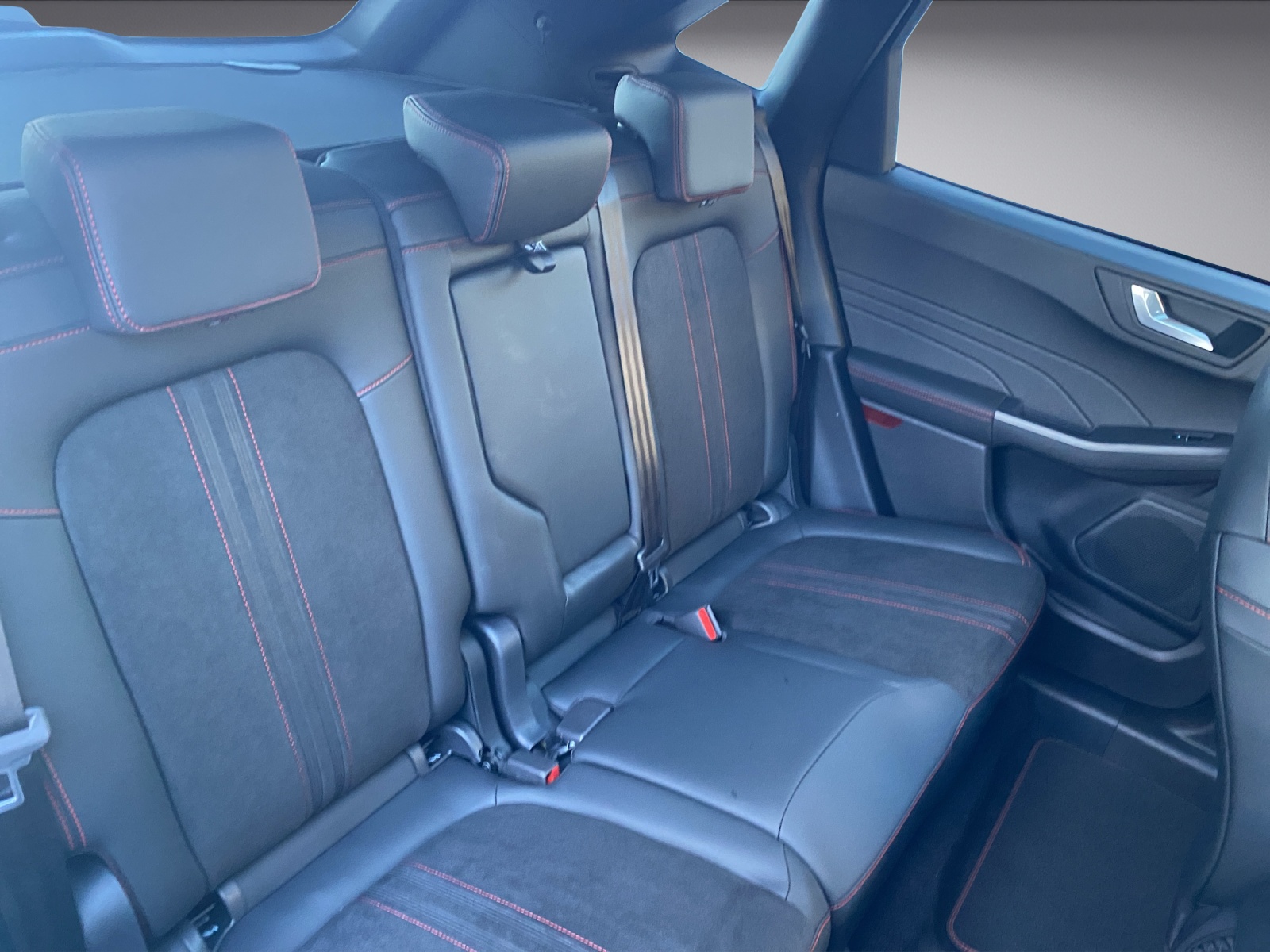 FORD Kuga 2.5 Hybrid ST-Line X 4x4-image-14