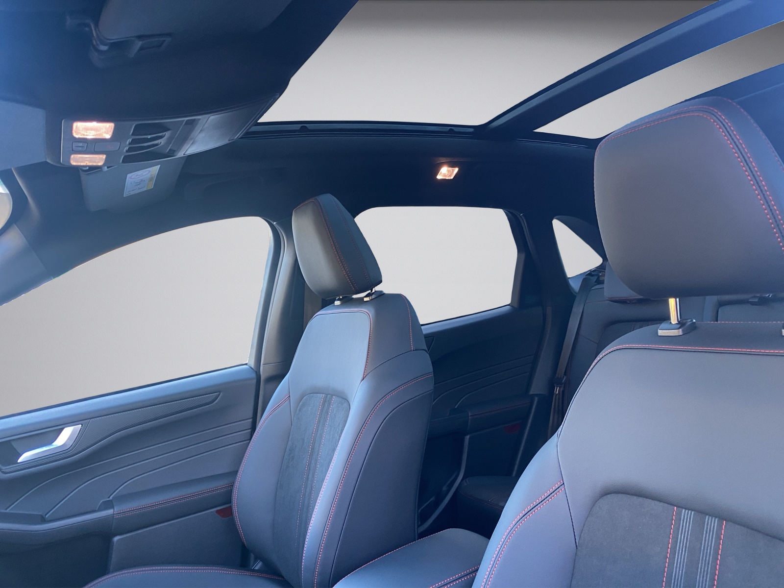 FORD Kuga 2.5 Hybrid ST-Line X 4x4-image-9