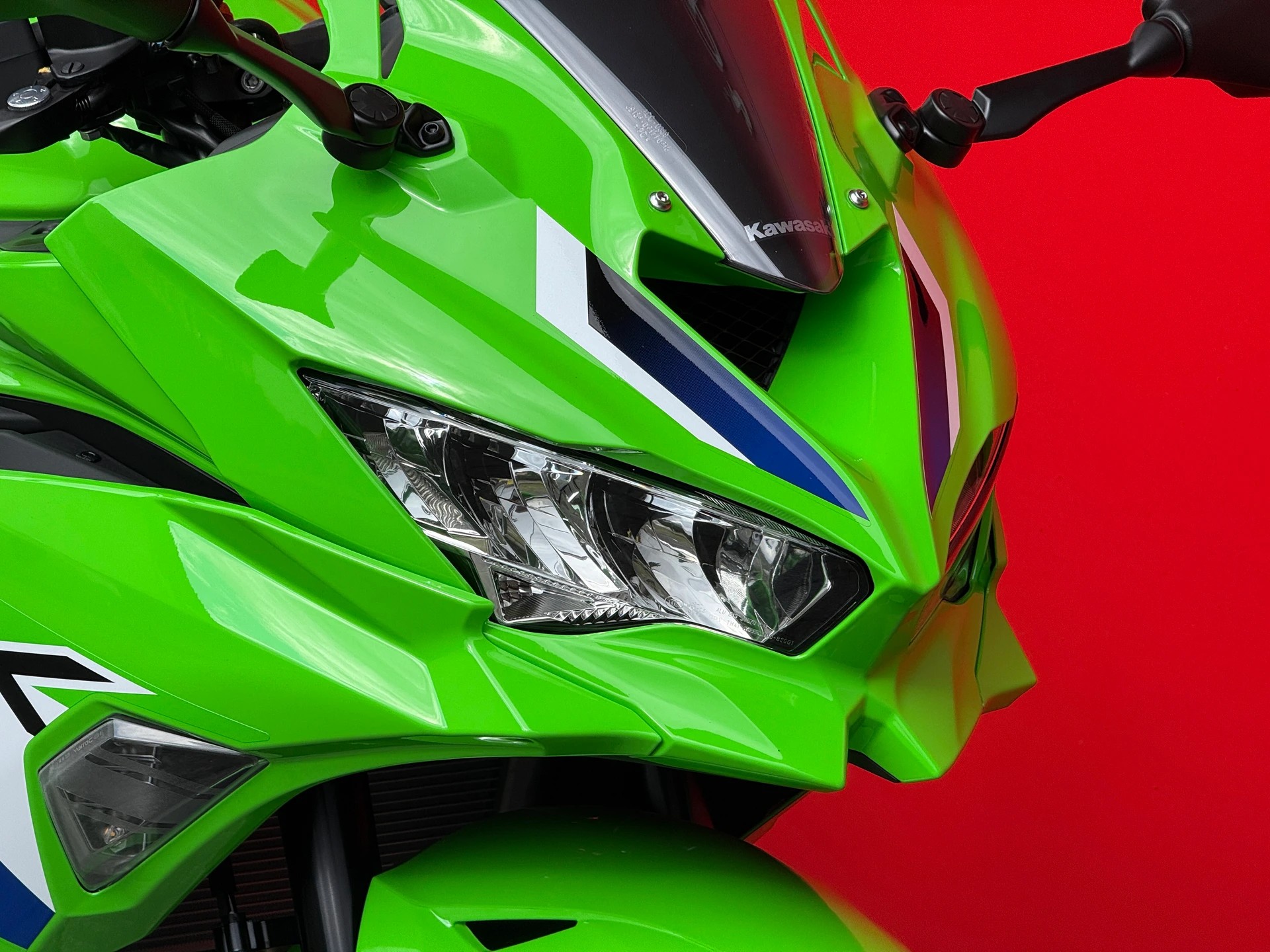 KAWASAKI Ninja ZX-4RR (35kW)-showroom-element-3
