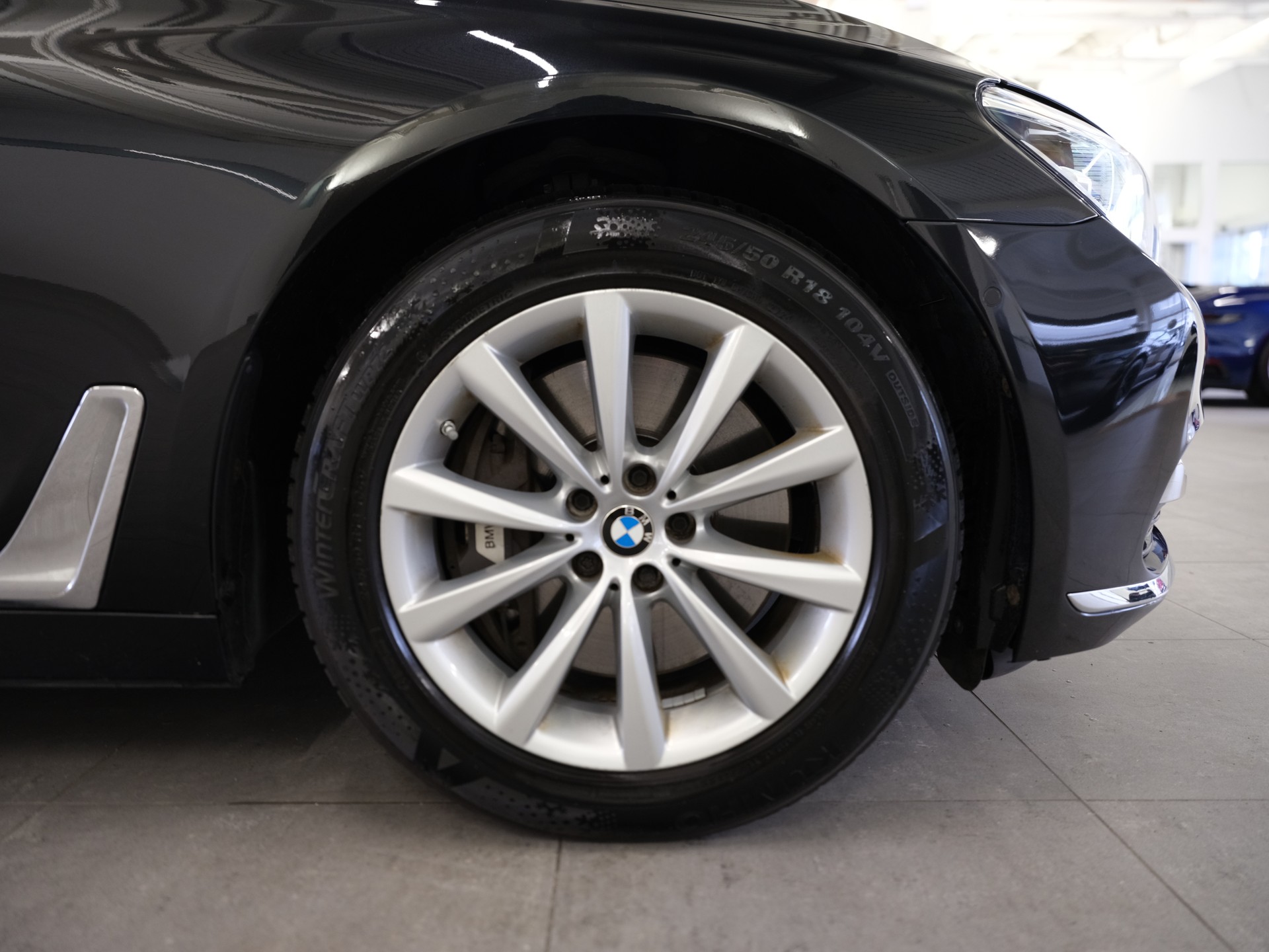 BMW 750i xDrive Steptronic *Driving Assistant plus* *Bowers & Wilkins*-image-8