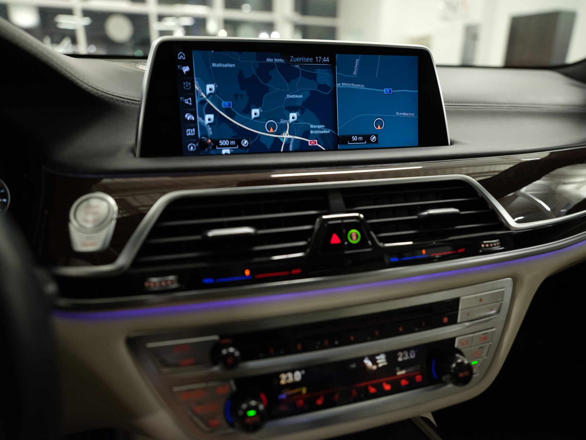 BMW 750i xDrive Steptronic *Driving Assistant plus* *Bowers & Wilkins*-image-20
