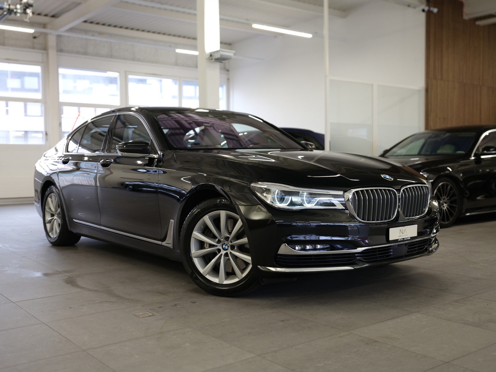 BMW 750i xDrive Steptronic *Driving Assistant plus* *Bowers & Wilkins*-image-0
