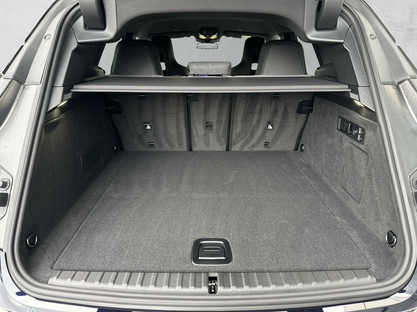 BMW iX xDrive60 M Sport Pro-image-9