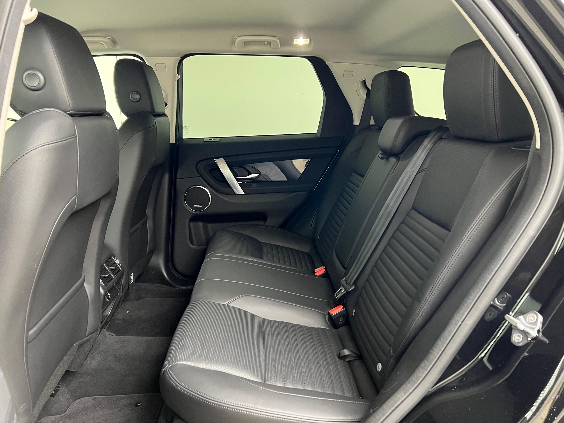 LAND ROVER Discovery Sport 2.0 SD4 200 SE-image-17