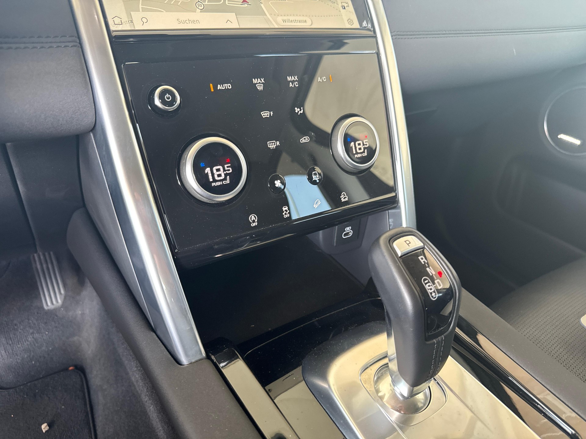 LAND ROVER Discovery Sport 2.0 SD4 200 SE-image-15