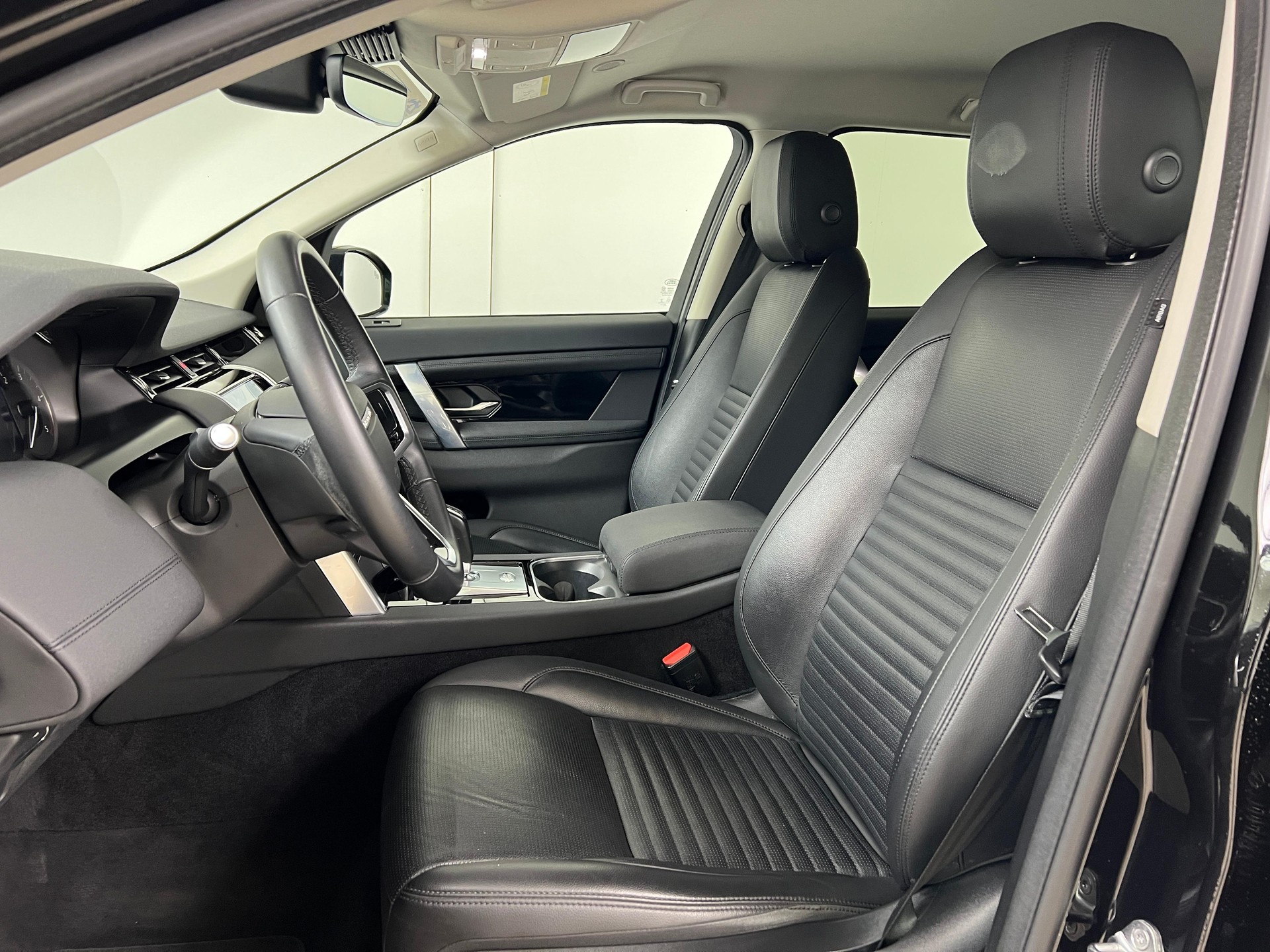 LAND ROVER Discovery Sport 2.0 SD4 200 SE-image-7