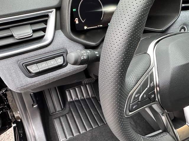 RENAULT Clio 1.6 E-Tech Generation-image-15