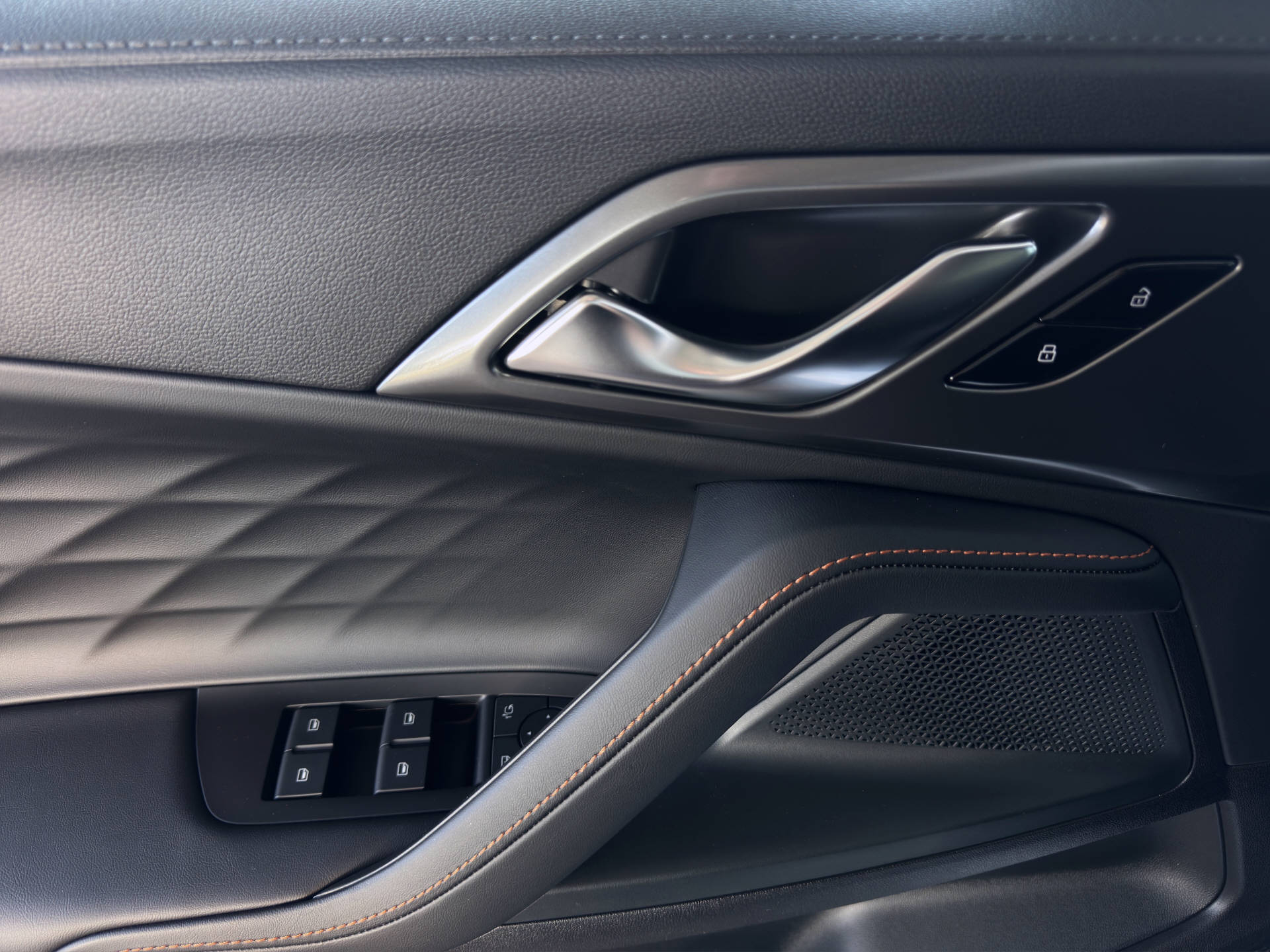 MG HS 1.5 Hybrid Luxury-image-6