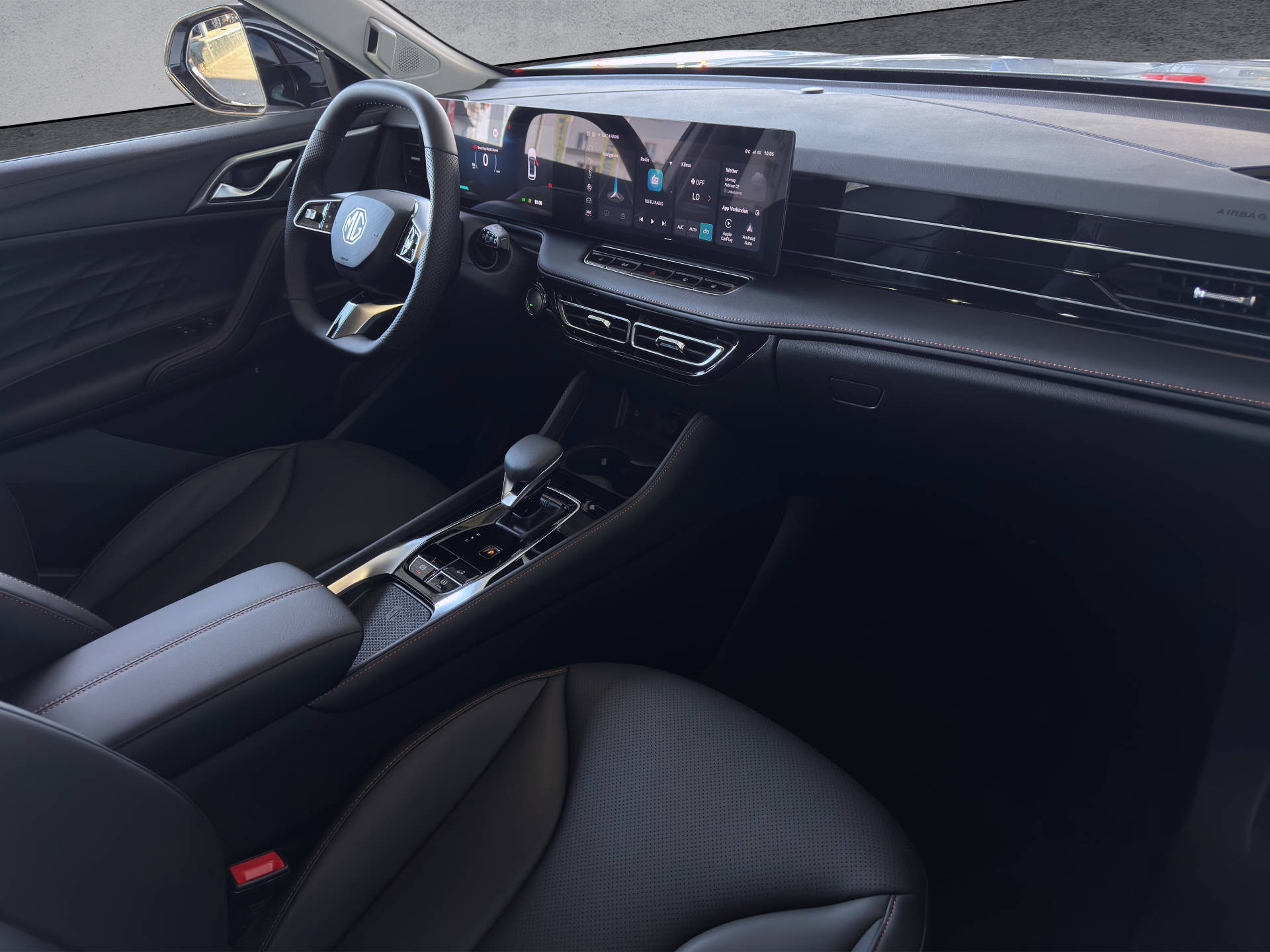 MG HS 1.5 Hybrid Luxury-image-12