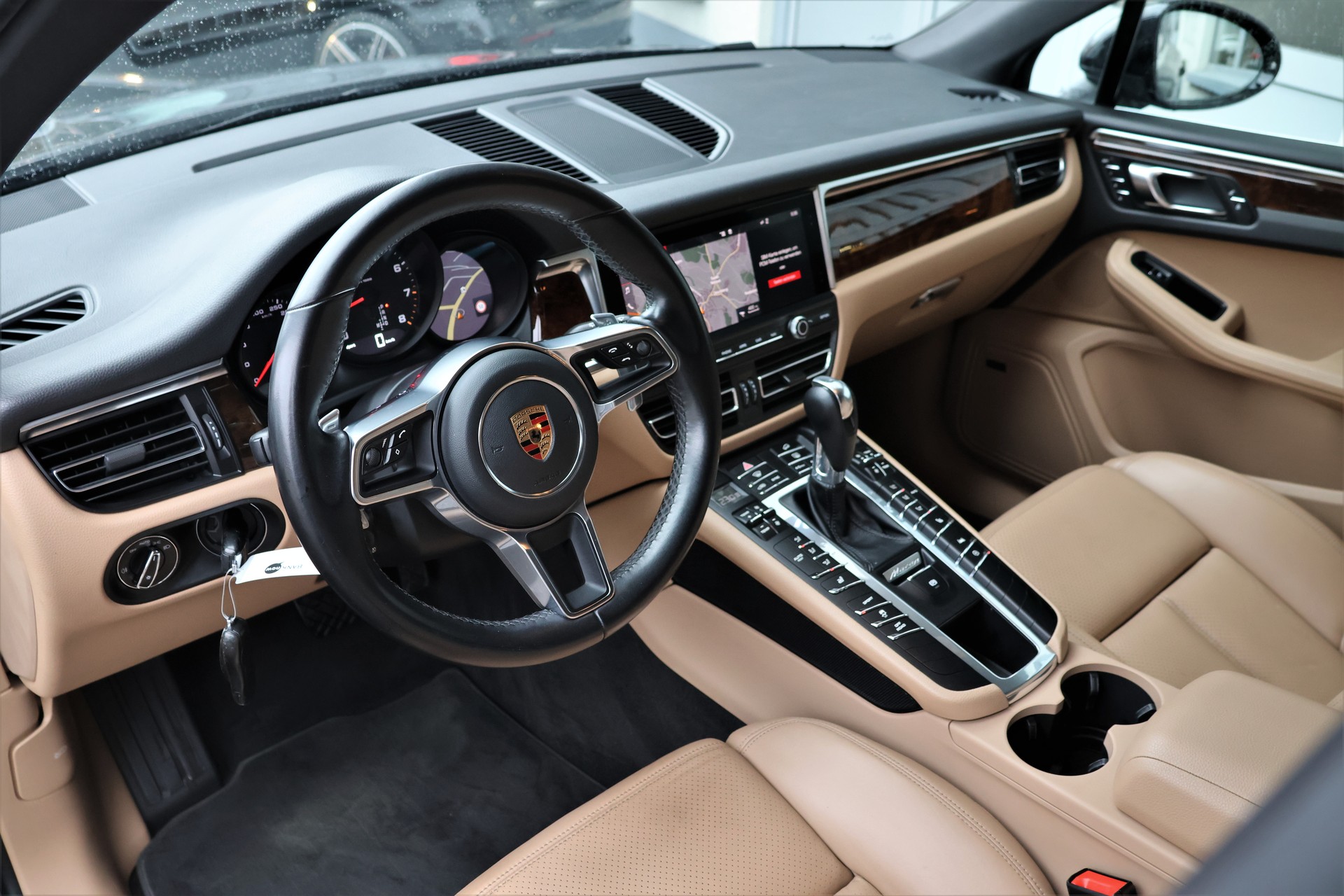 PORSCHE Macan PDK (CH)-image-9