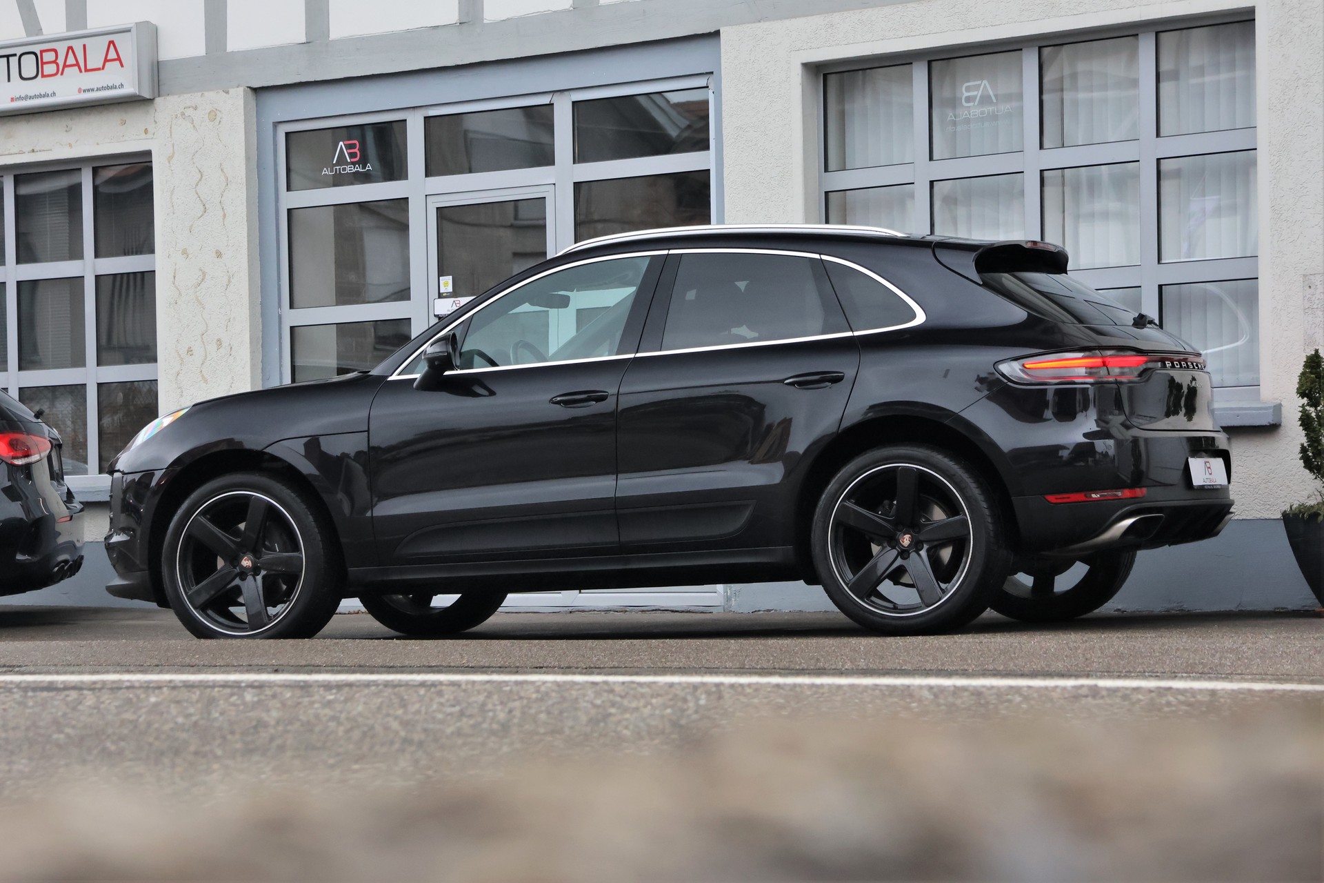 PORSCHE Macan PDK (CH)-image-3