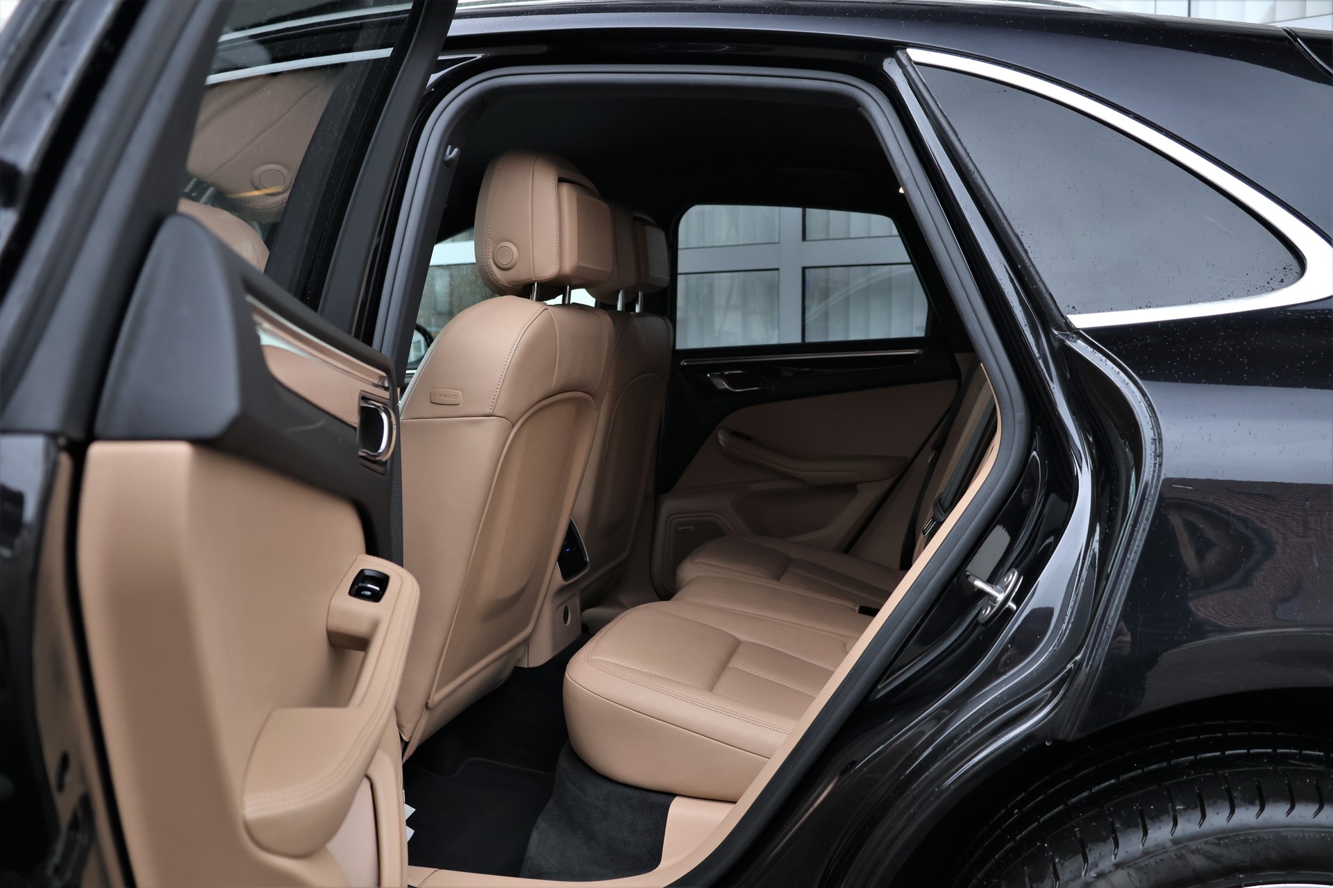 PORSCHE Macan PDK (CH)-image-12