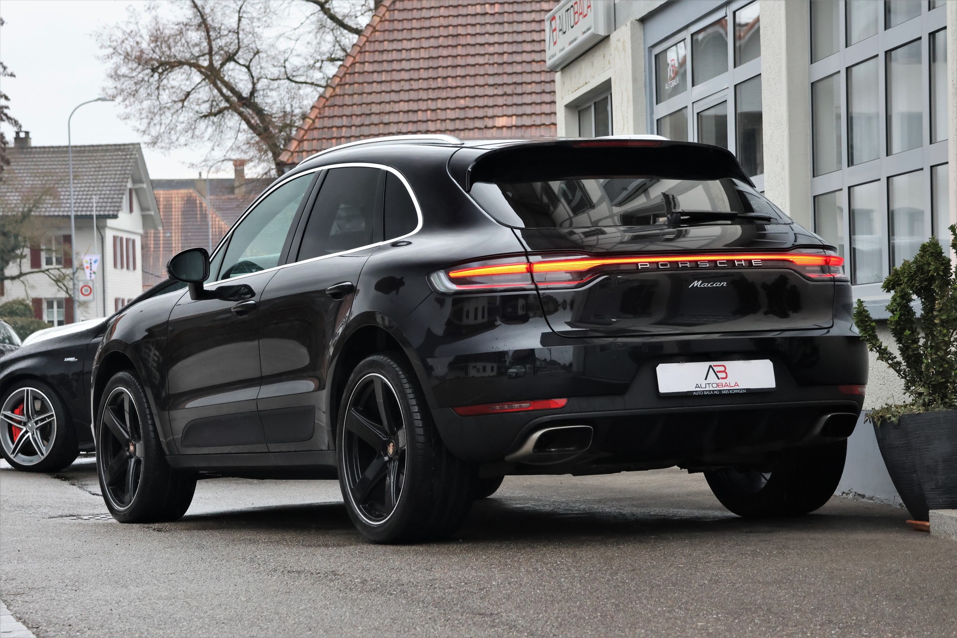 PORSCHE Macan PDK (CH)-image-2