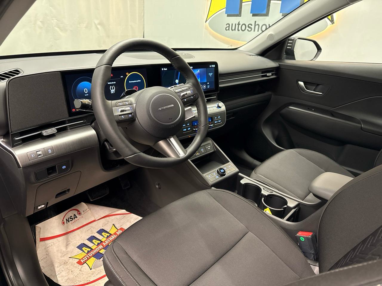 HYUNDAI Kona EV 65.4 kWh Black Line-image-2