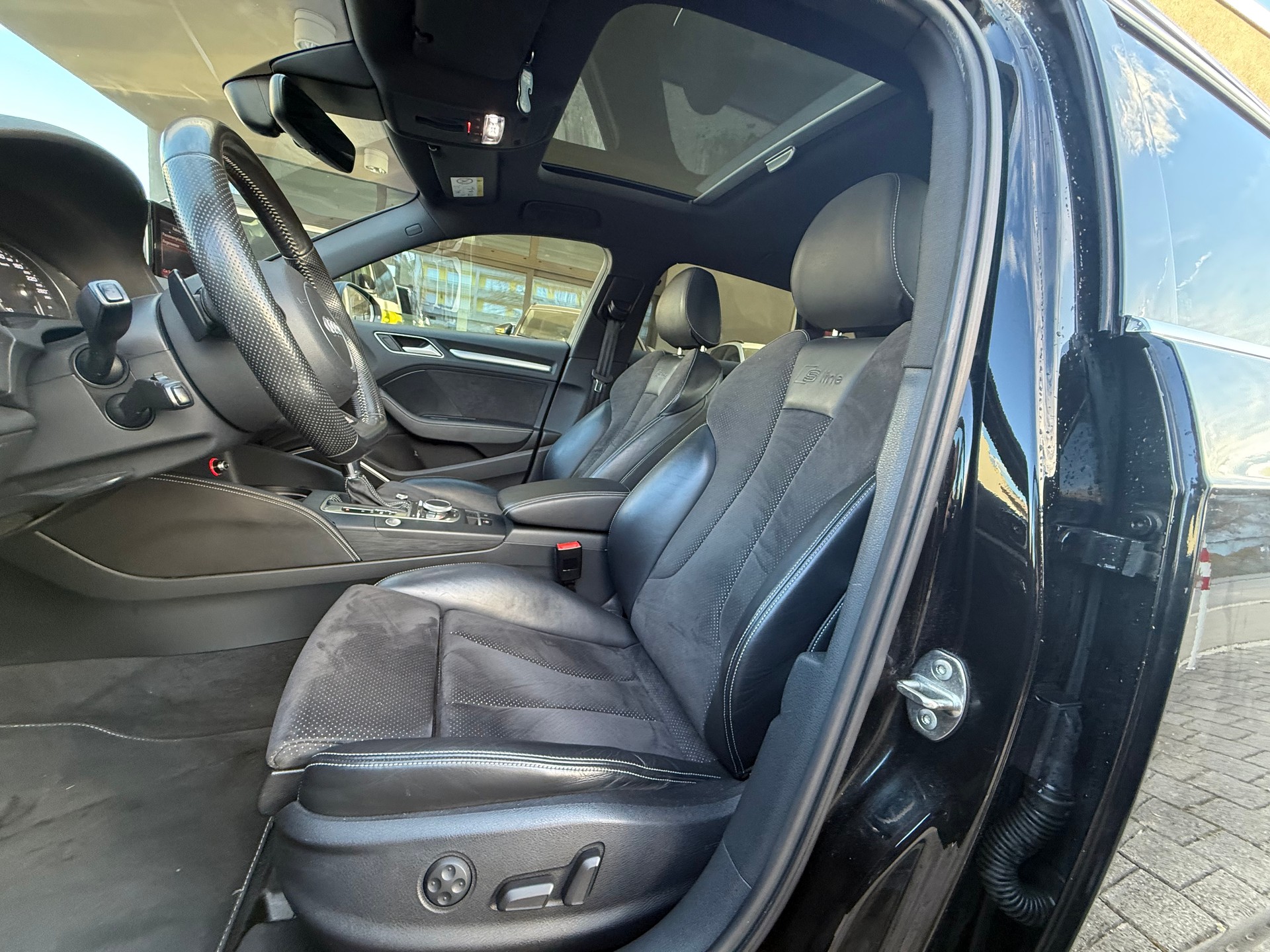 AUDI A3 Sportback 1.4 e-tron Ambition S-tronic-image-9
