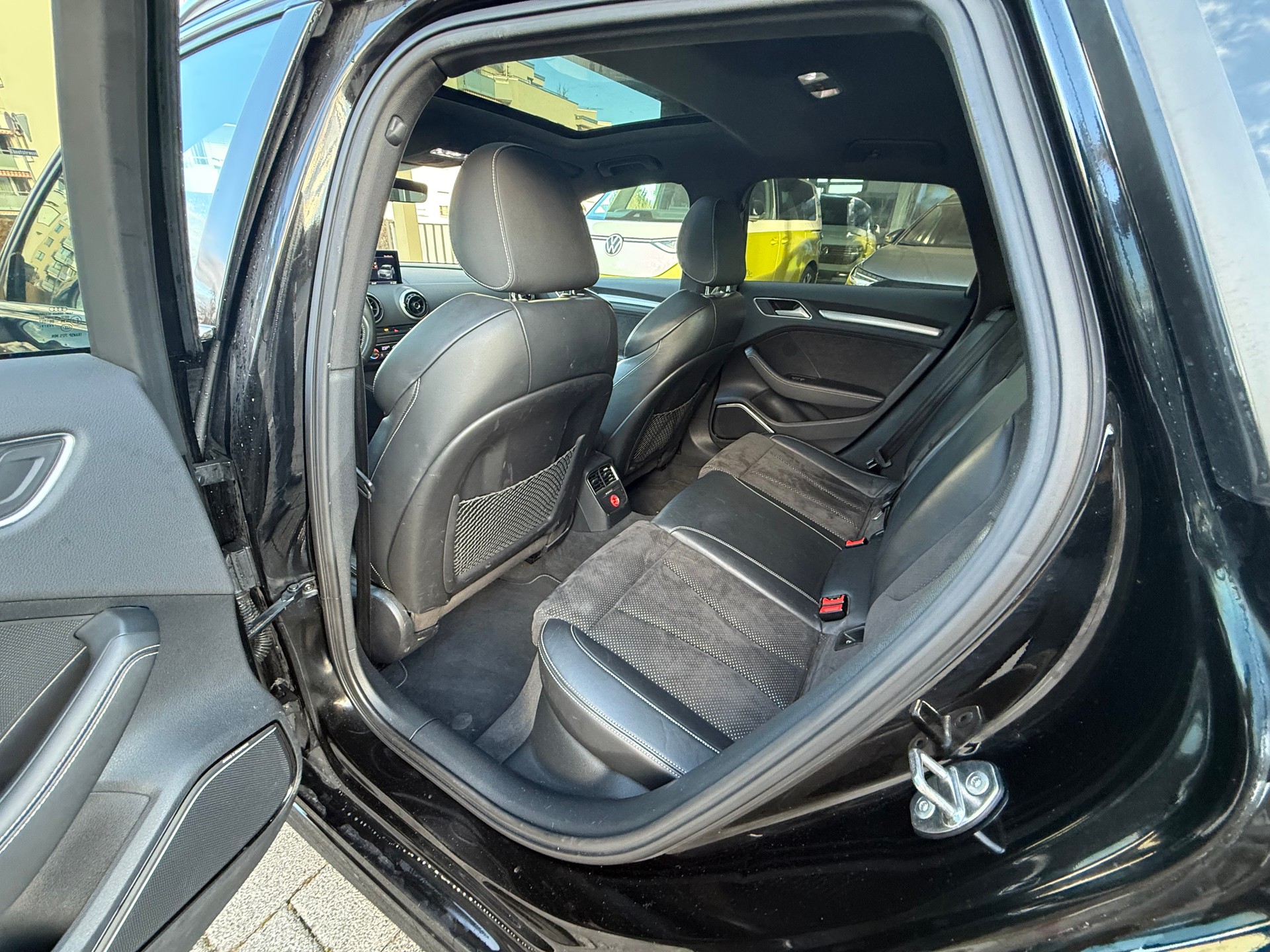 AUDI A3 Sportback 1.4 e-tron Ambition S-tronic-image-10