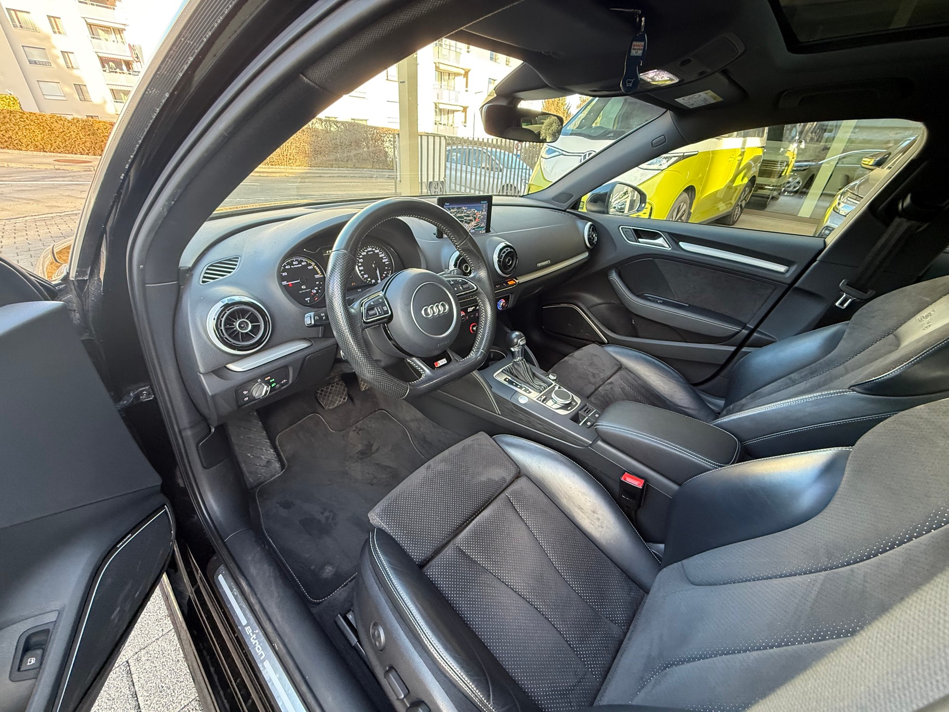 AUDI A3 Sportback 1.4 e-tron Ambition S-tronic-image-4