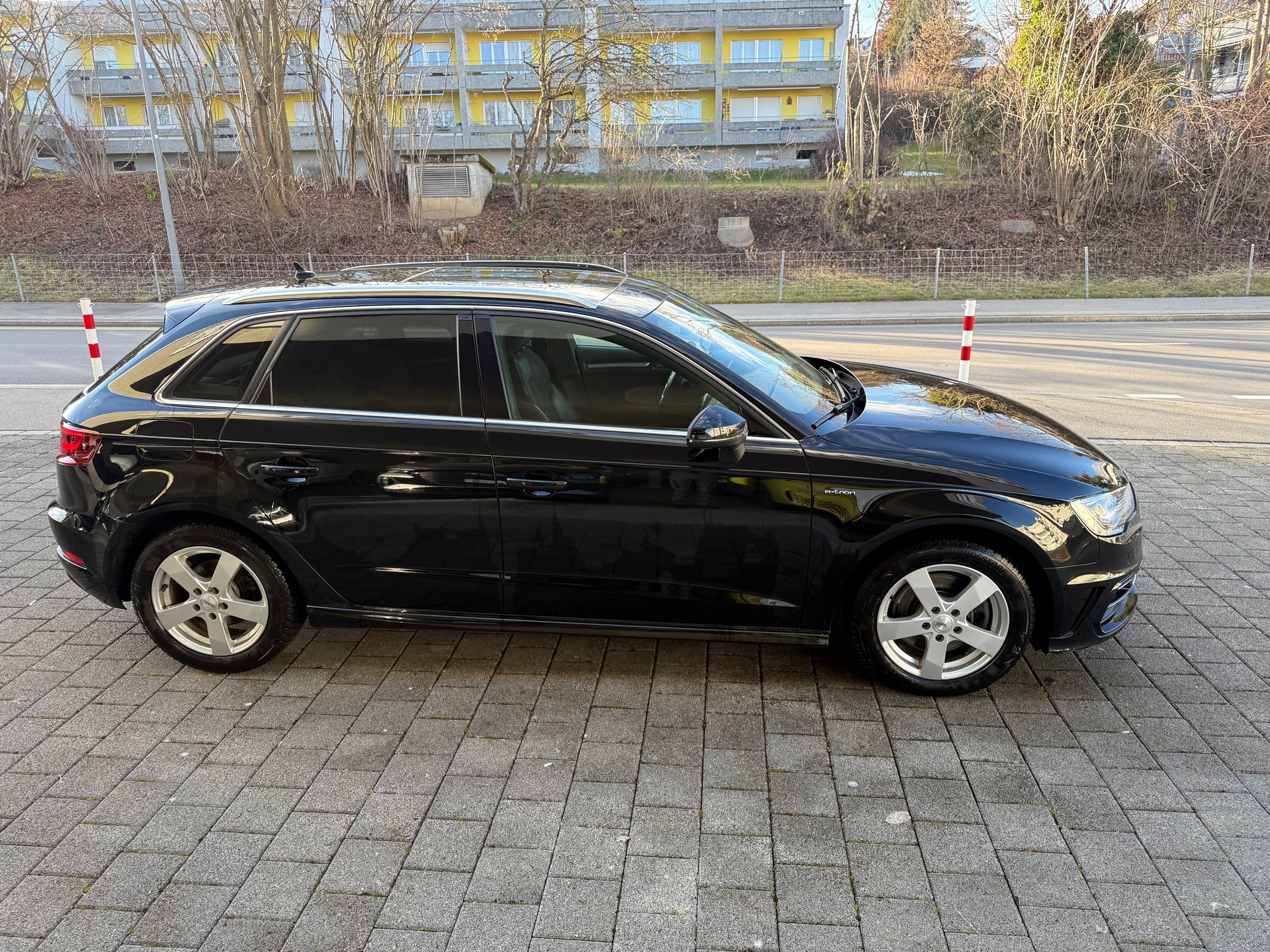 AUDI A3 Sportback 1.4 e-tron Ambition S-tronic-image-3