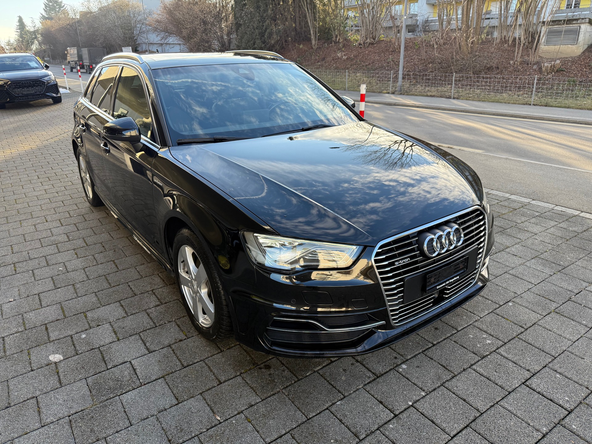 AUDI A3 Sportback 1.4 e-tron Ambition S-tronic-image-2