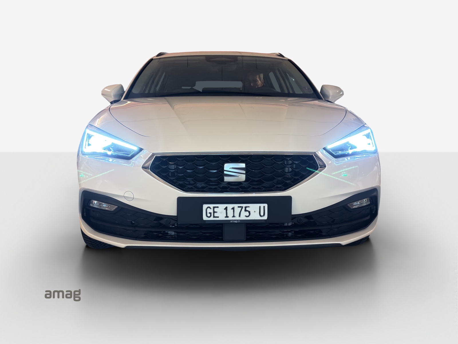 SEAT Leon ST 1.5 eHybrid pHEV DSG Business Edition-image-6