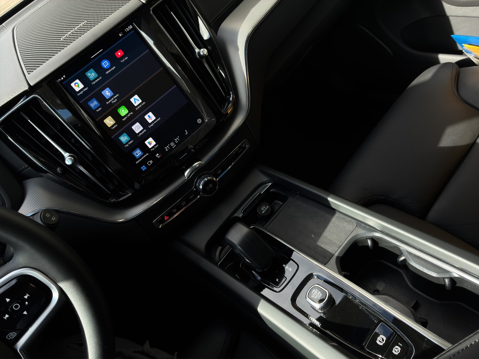 VOLVO XC60 2.0 T6 TE XCENTRIC eAWD-image-16
