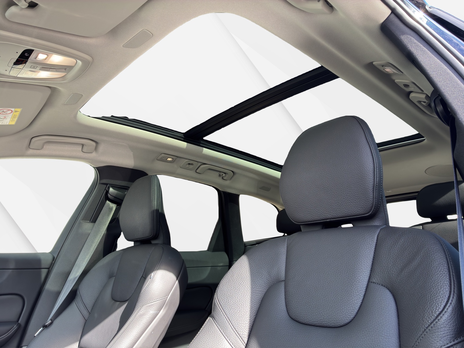 VOLVO XC60 2.0 T6 TE XCENTRIC eAWD-image-18