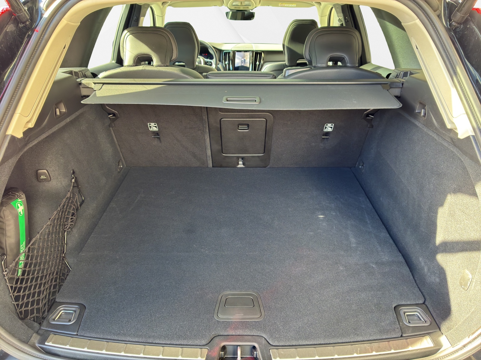 VOLVO XC60 2.0 T6 TE XCENTRIC eAWD-image-14