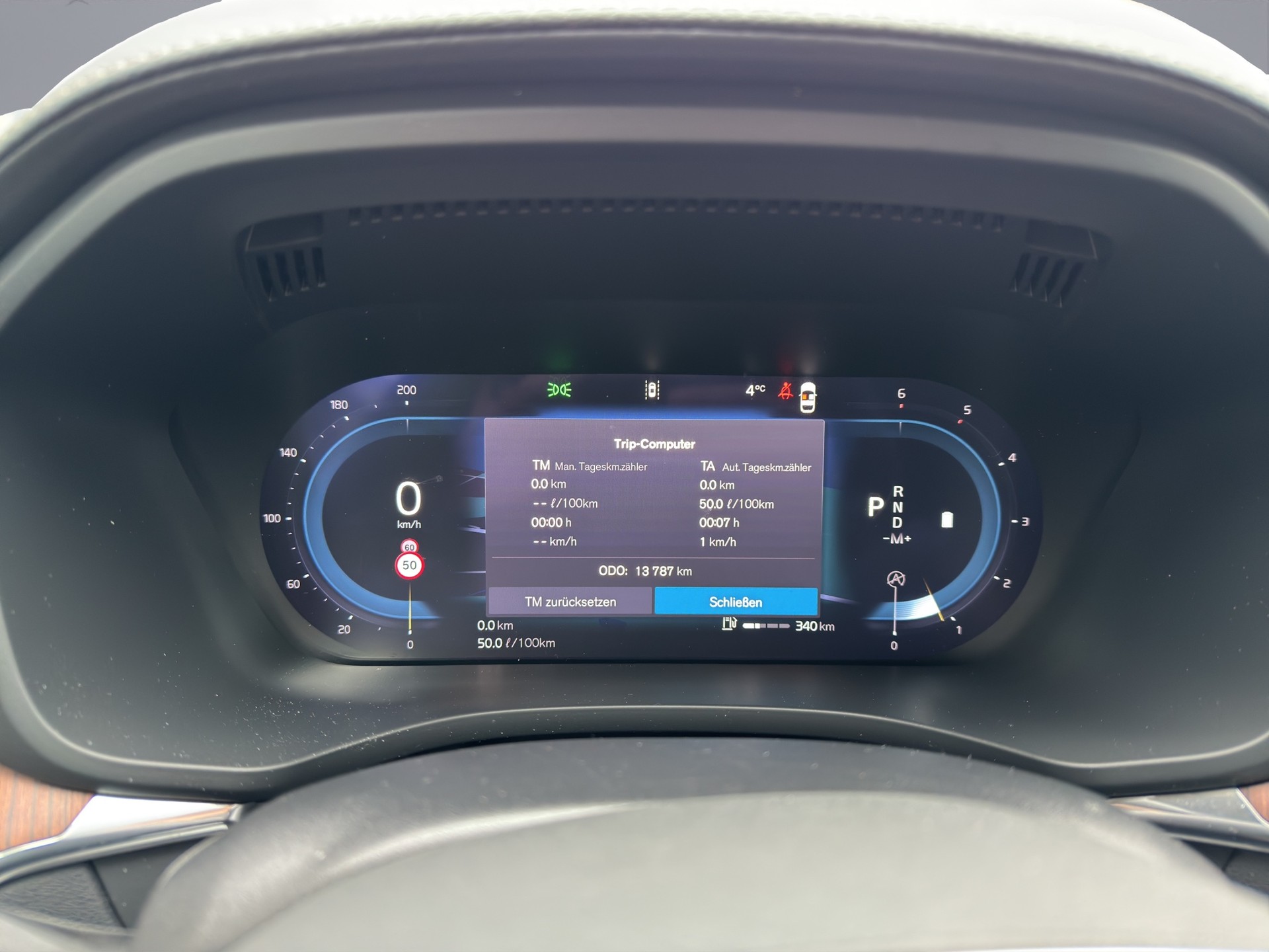VOLVO XC60 2.0 B4 MH Ultimate Dark AWD-image-10