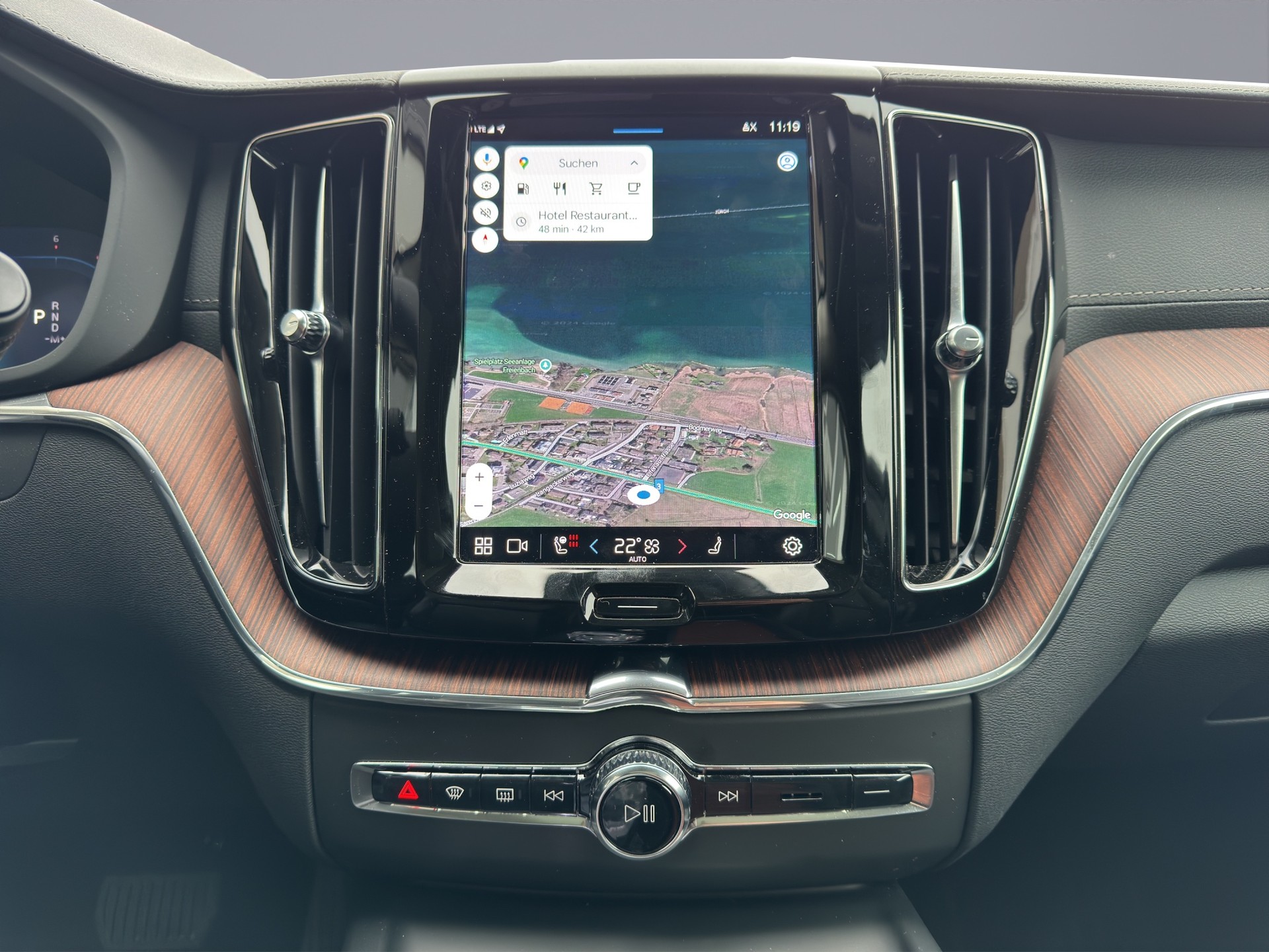VOLVO XC60 2.0 B4 MH Ultimate Dark AWD-image-13