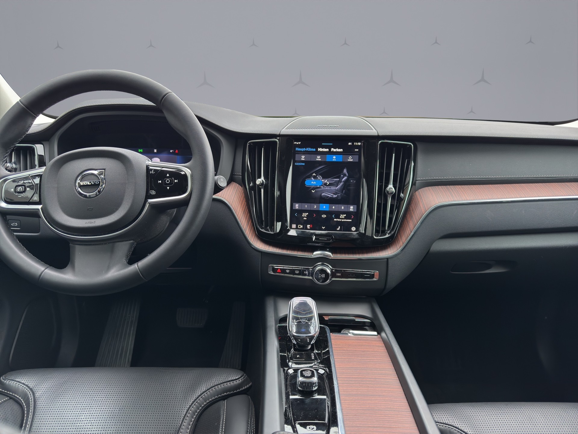VOLVO XC60 2.0 B4 MH Ultimate Dark AWD-image-12