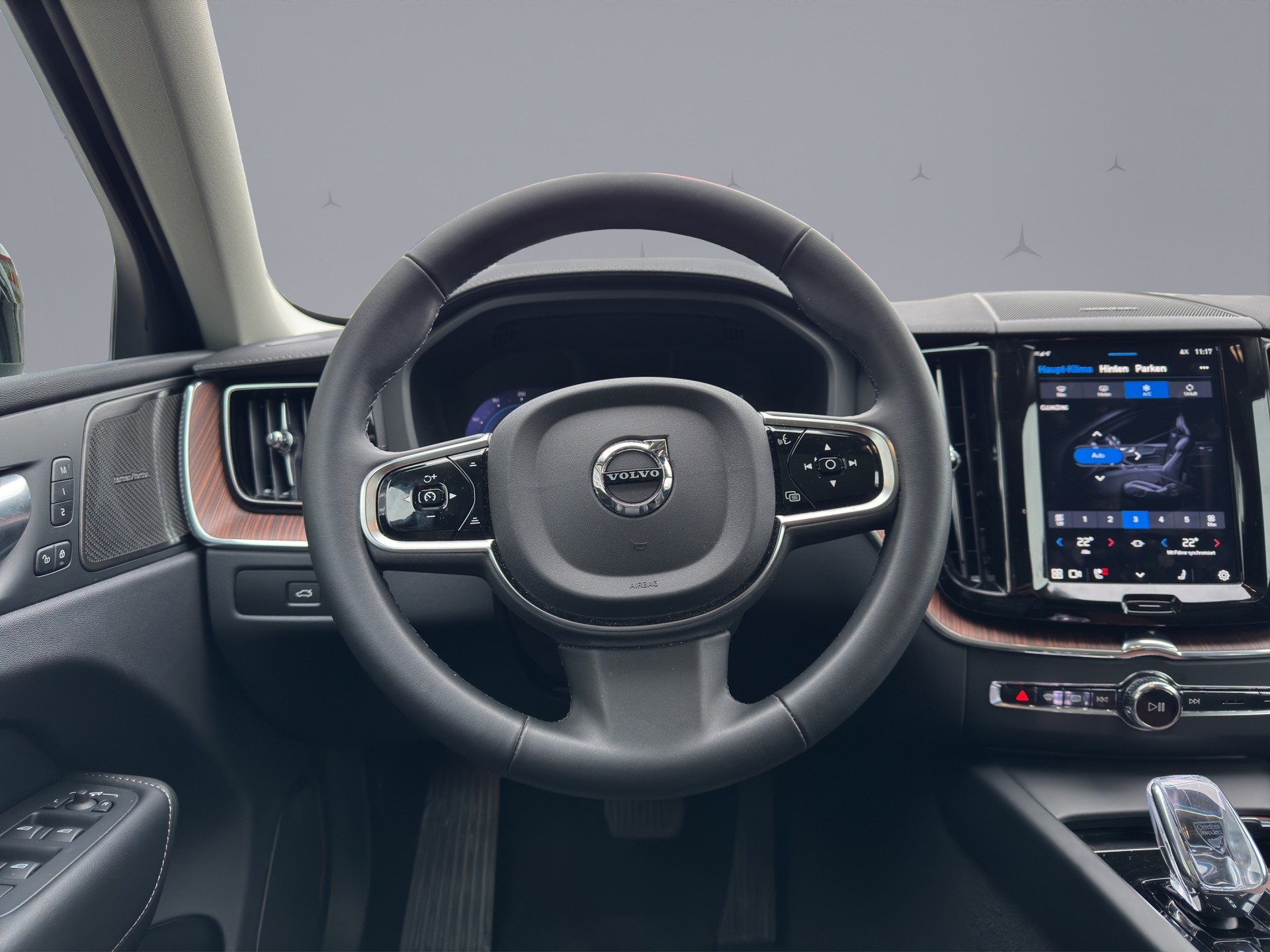 VOLVO XC60 2.0 B4 MH Ultimate Dark AWD-image-11