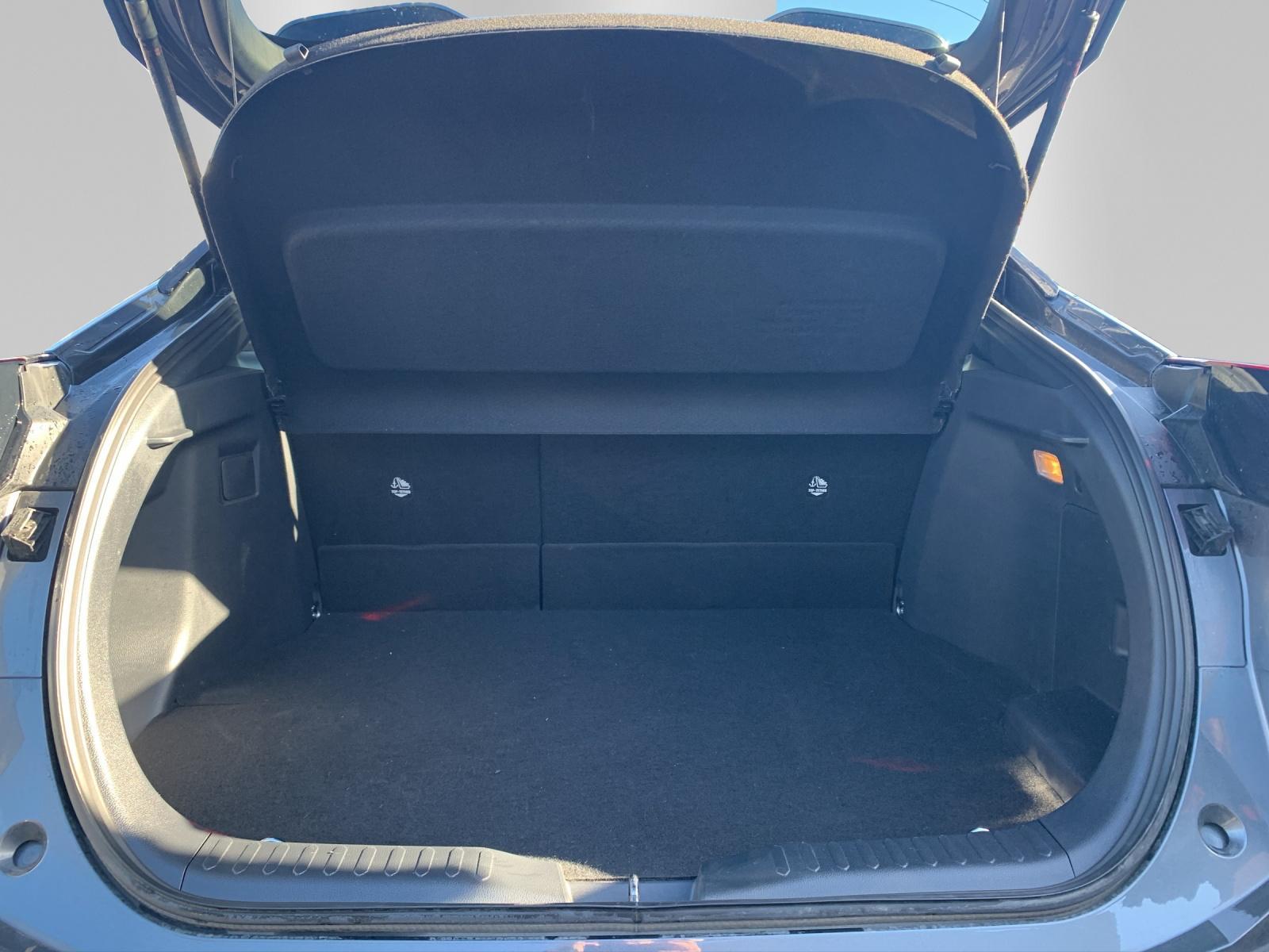 TOYOTA C-HR 2.0 PHEV Swiss Edition-image-11