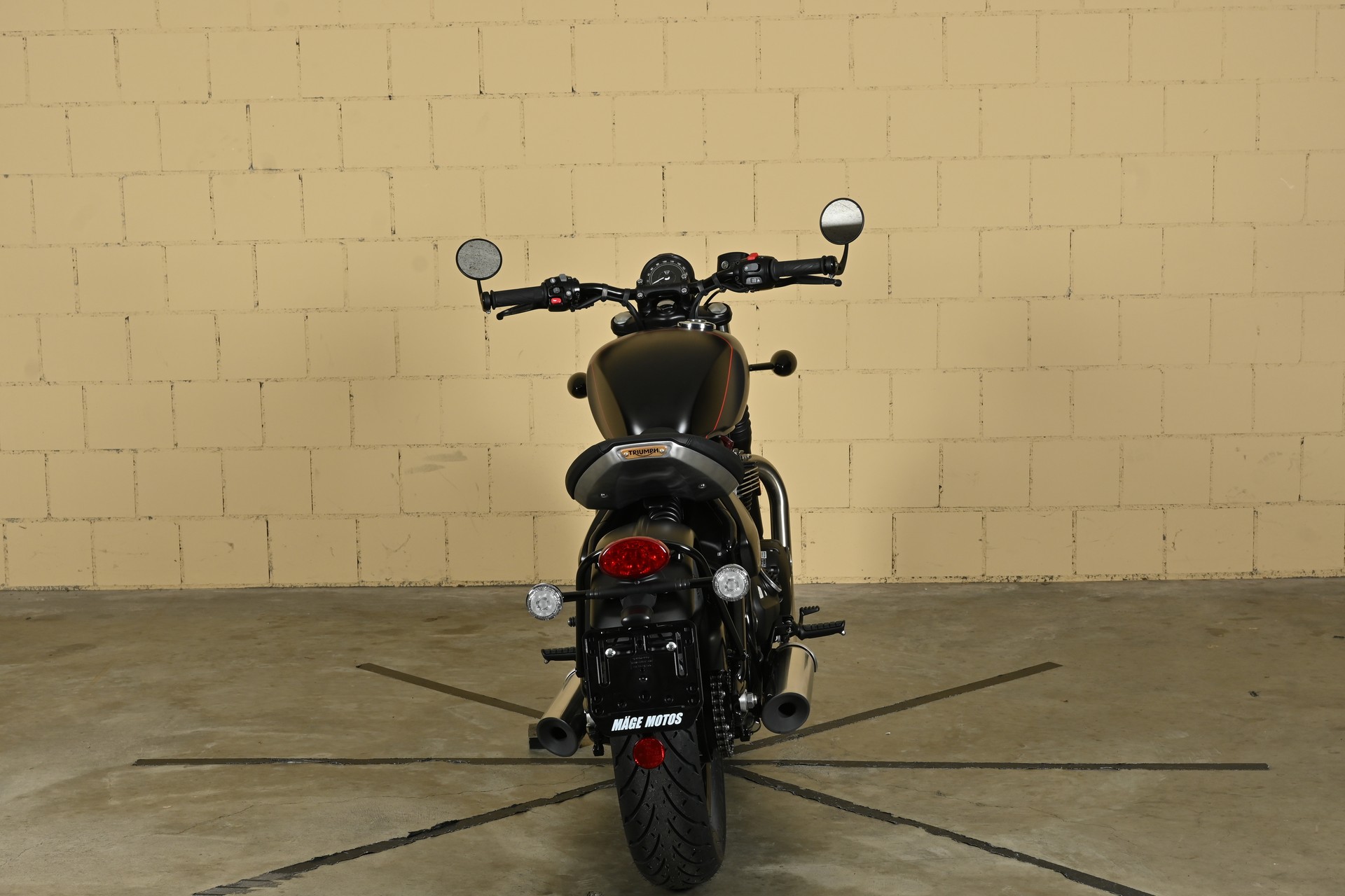 TRIUMPH Bobber 1200-image-6