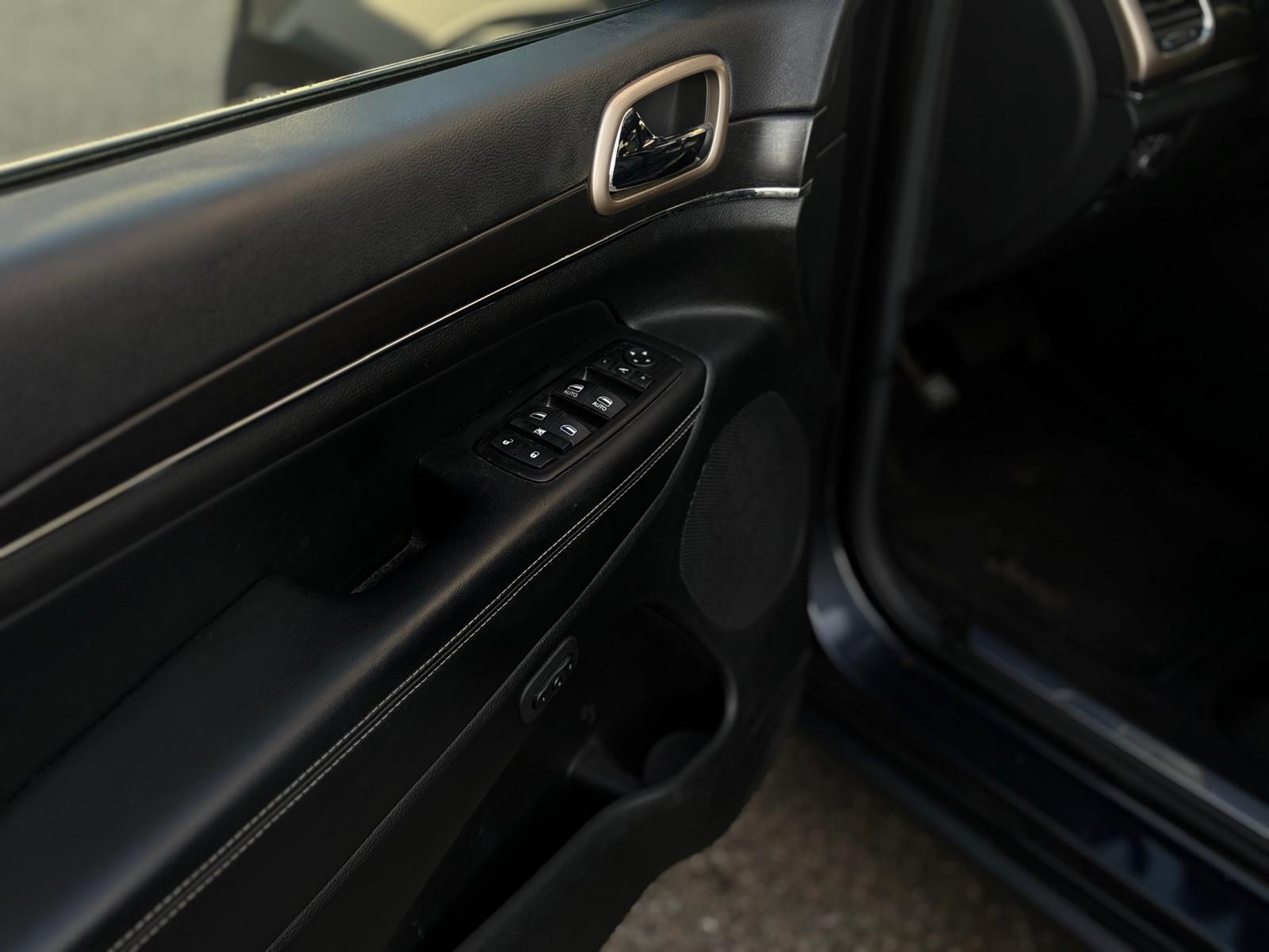 JEEP Grand Cherokee 3.0 CRD Limited Automatic-image-8