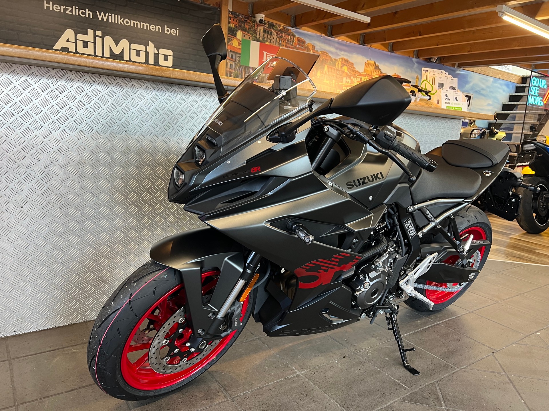 SUZUKI GSX-8R-image-5