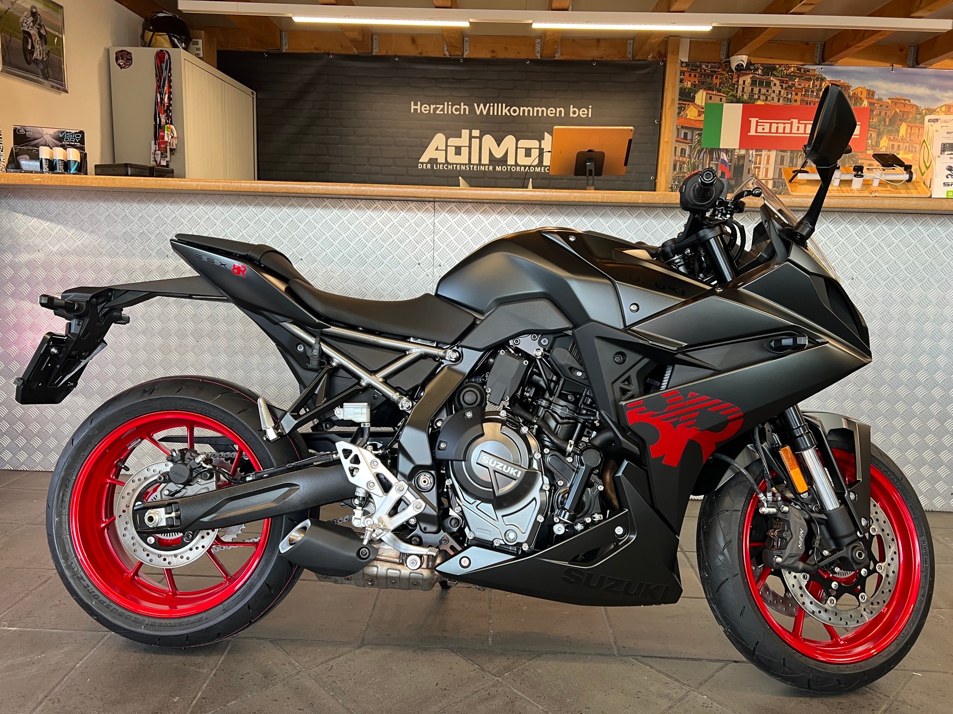SUZUKI GSX-8R-image-0