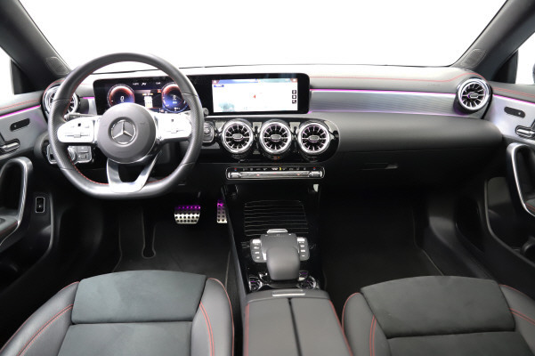 MERCEDES-BENZ CLA SB 250 e AMG Line-image-9