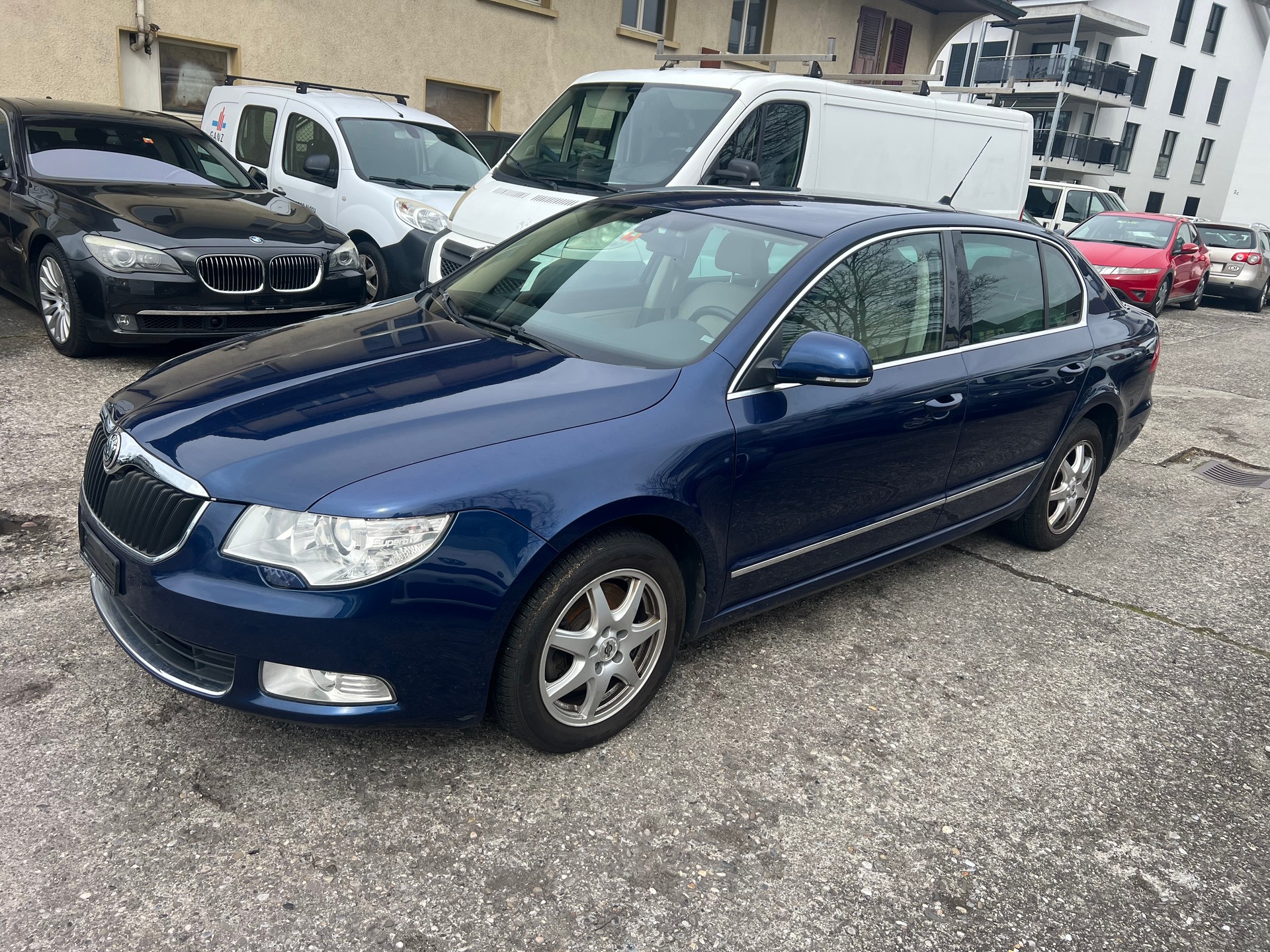 SKODA Superb 1.8 TSI Comfort DSG-image-1