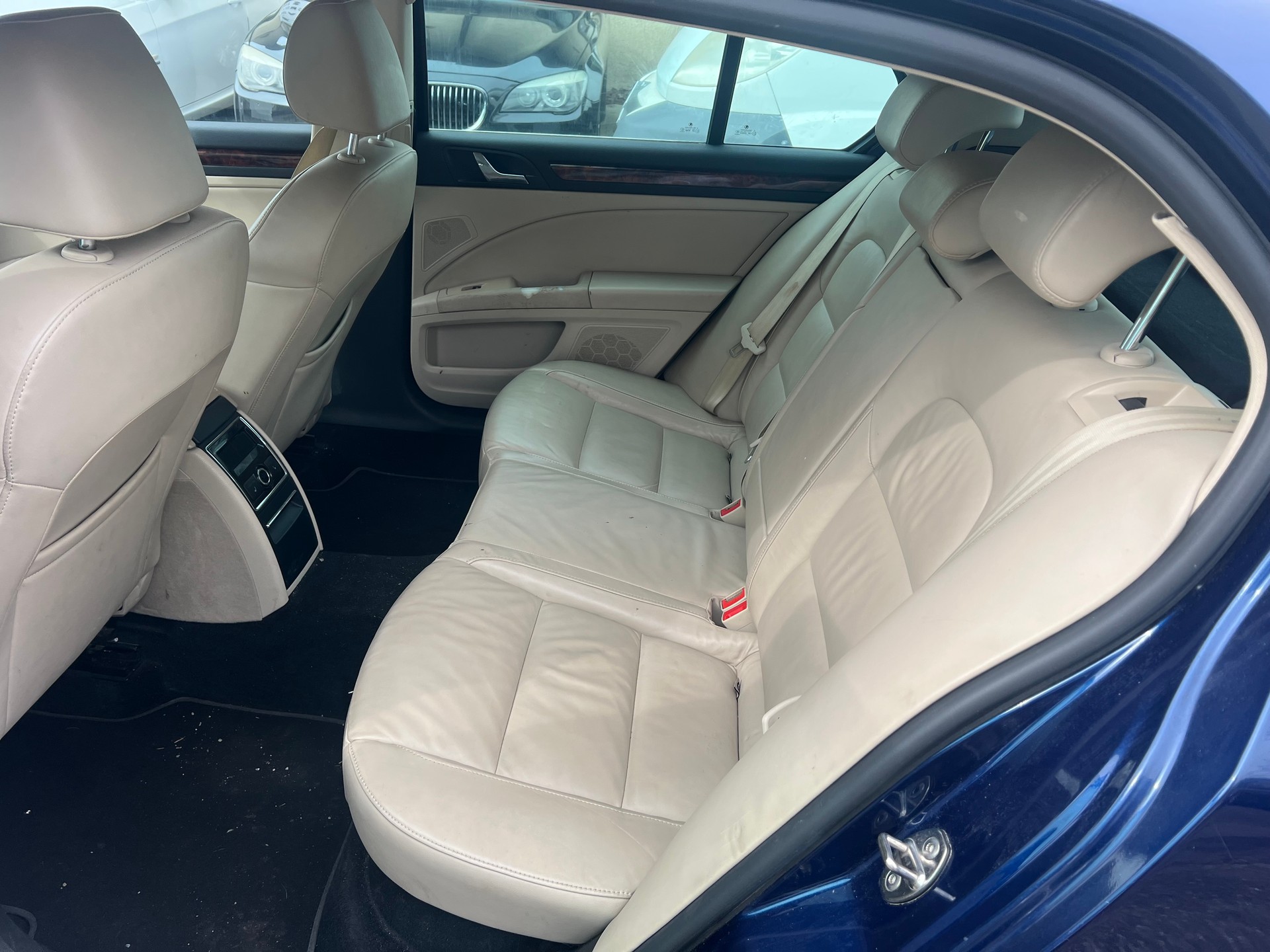 SKODA Superb 1.8 TSI Comfort DSG-image-9