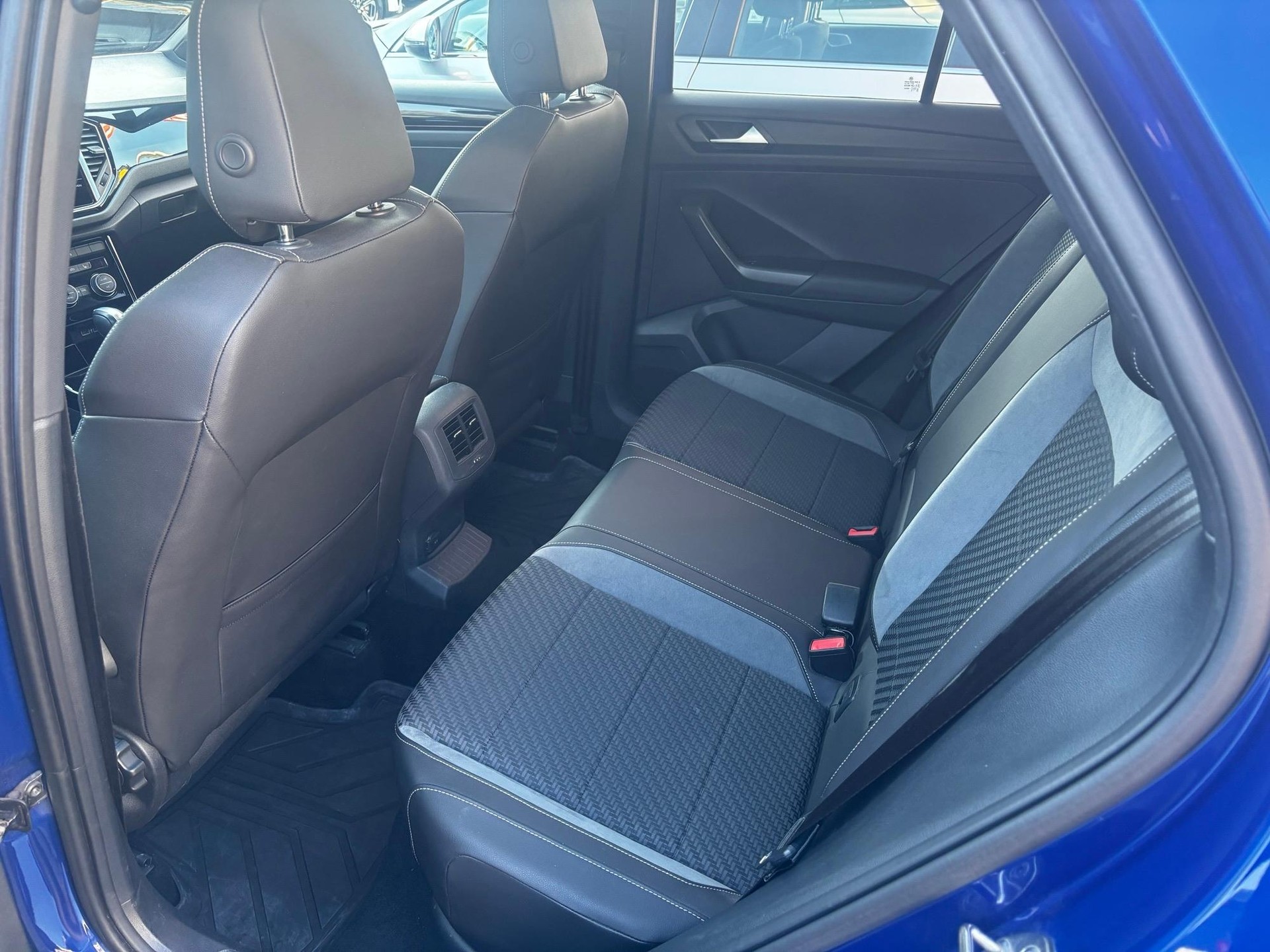 VW T-Roc 2.0 TSI R-Line DSG 4motion-image-7