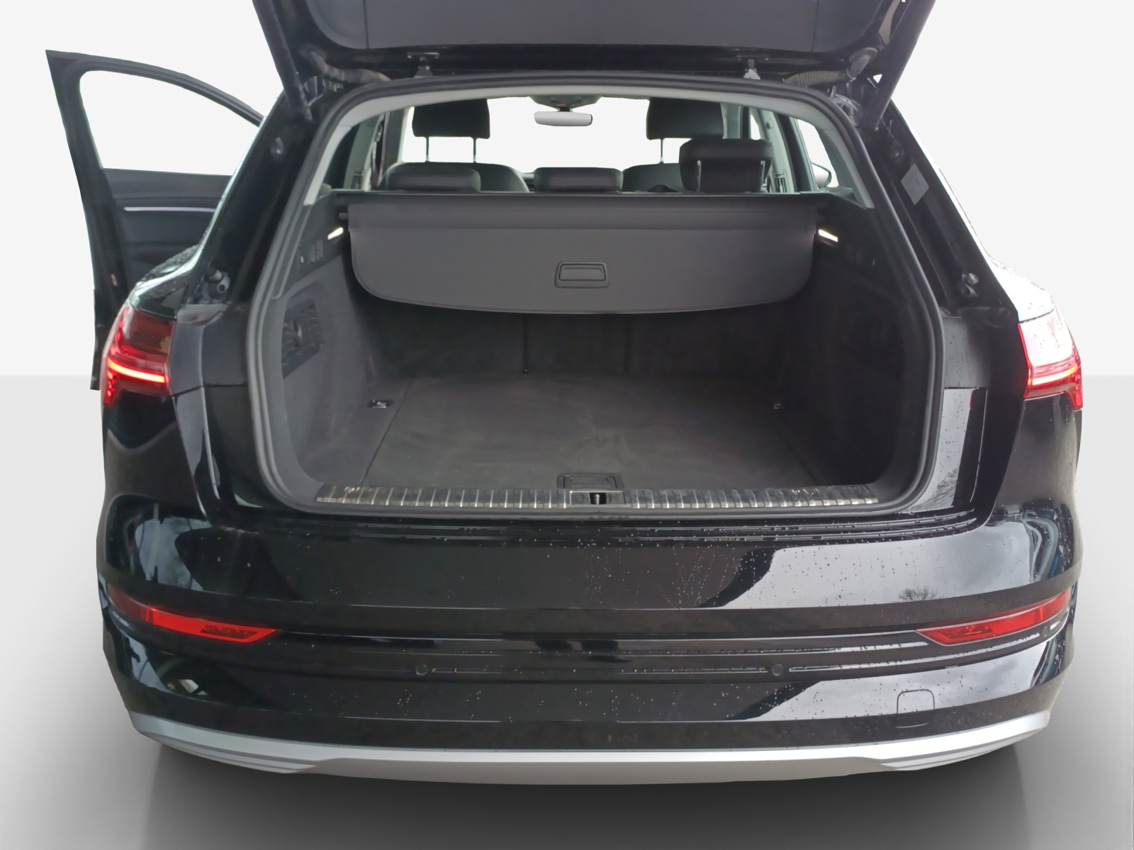 AUDI e-tron 55 Advanced quattro-image-13