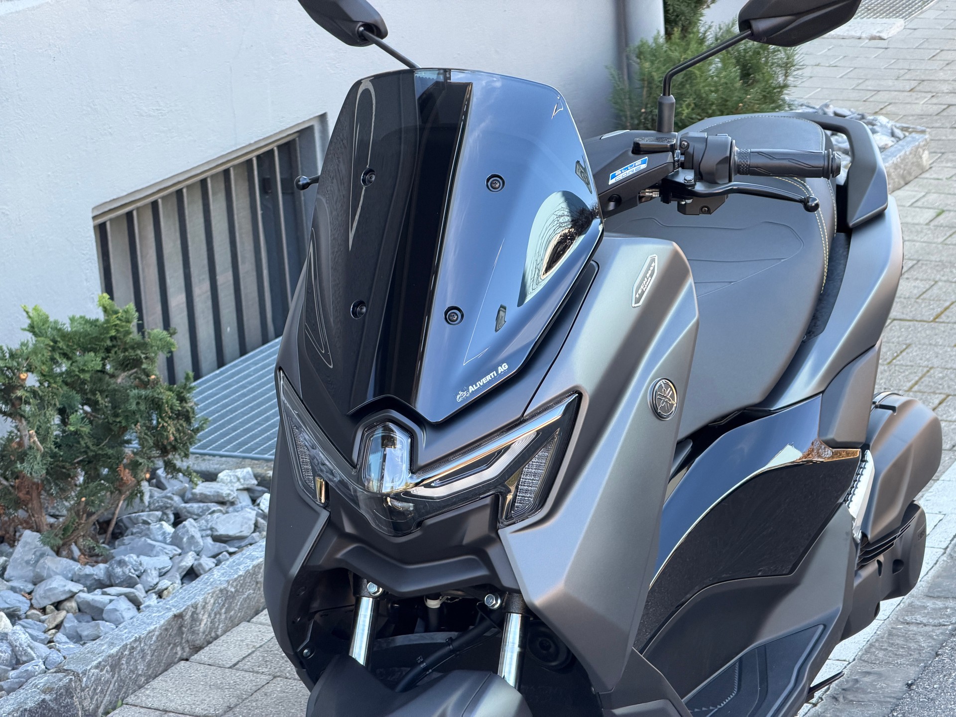 YAMAHA NMAX Tech MAX 2026-showroom-element-2