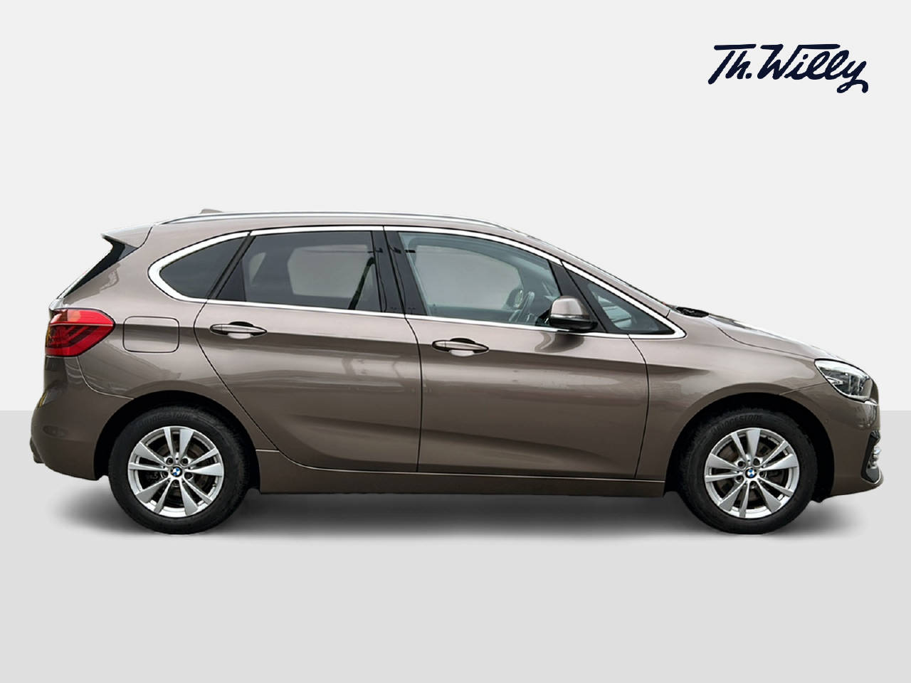 BMW 220d xDrive SAG Active Tourer-image-6